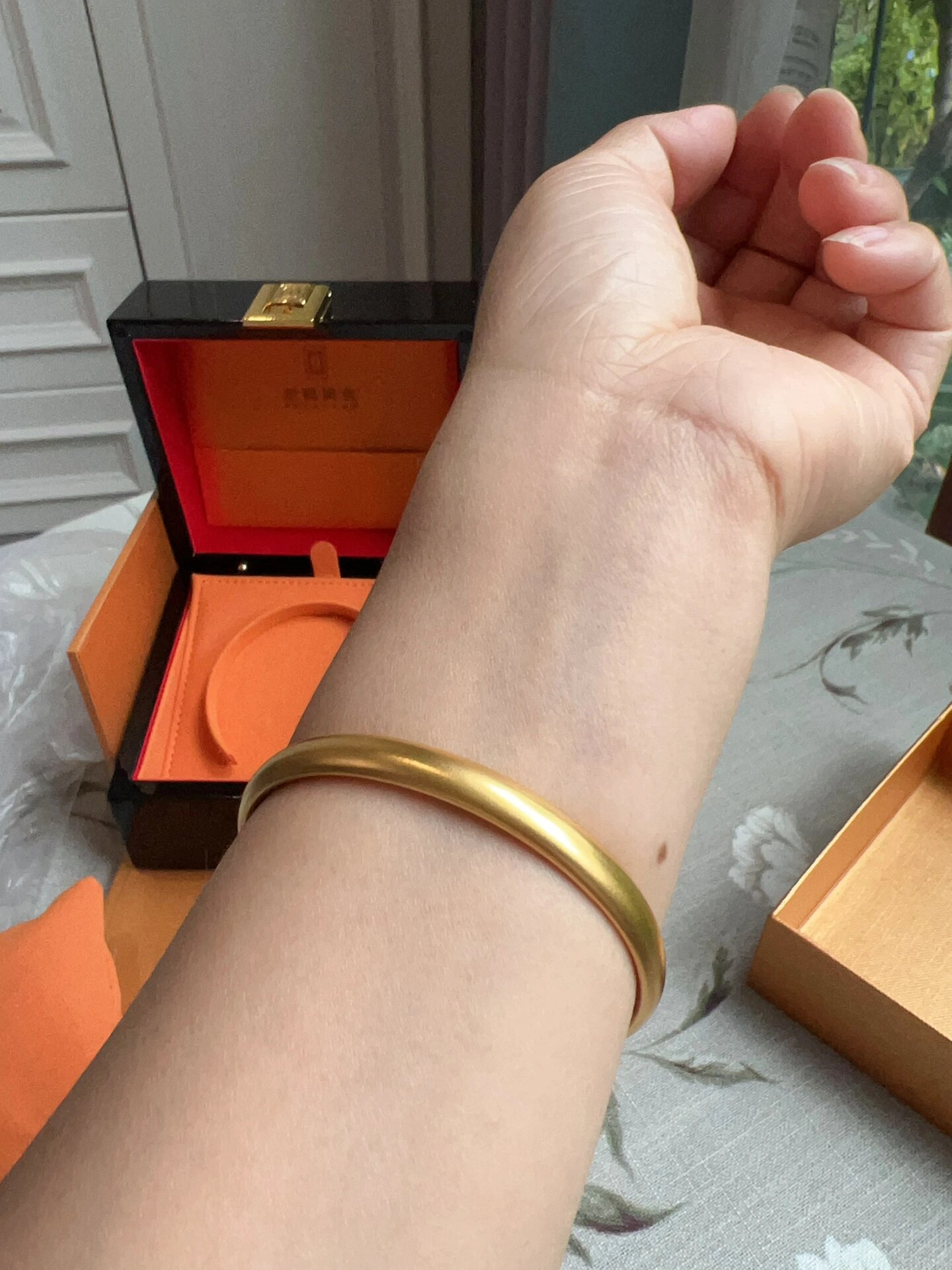 老铺黄金泥鳅背手镯