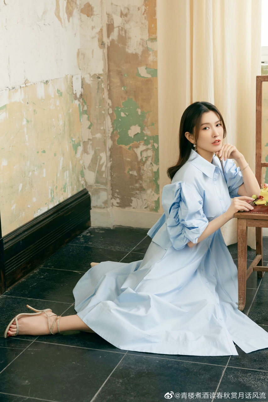 徐洁儿 明摆着秀足嘛