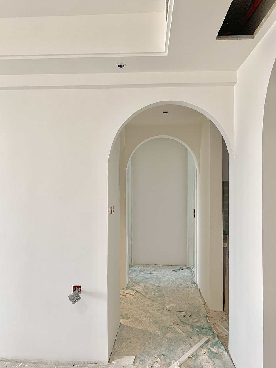 立邦杏子灰&珍珠白/刷完就后悔了… 主卧客厅都刷的珍珠白,是偏暖色调