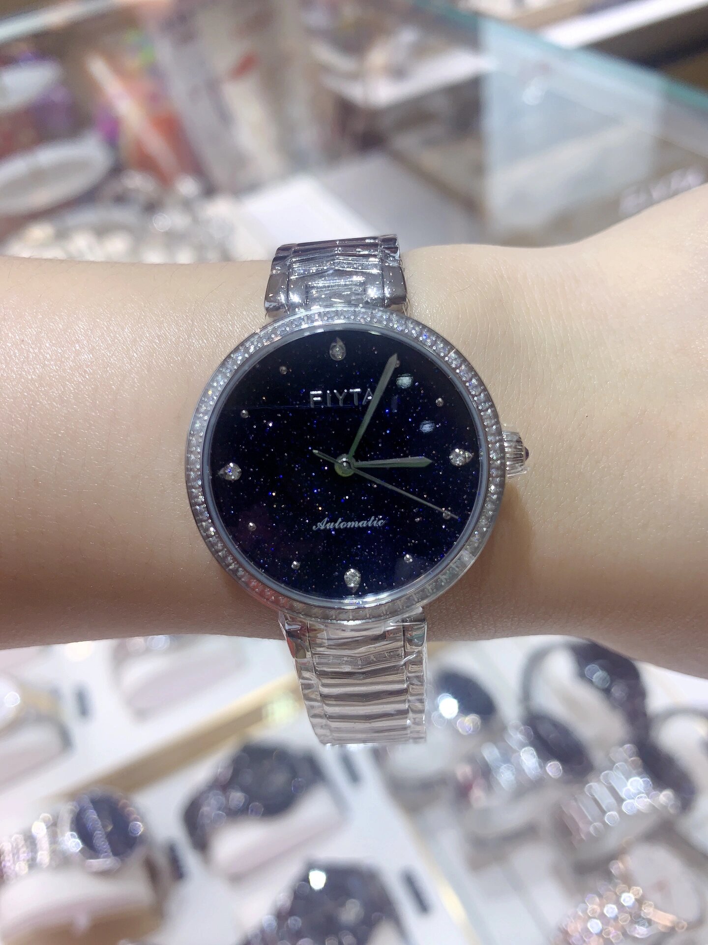 飞亚达心弦星空款 现在一"星"一意,满心欢喜