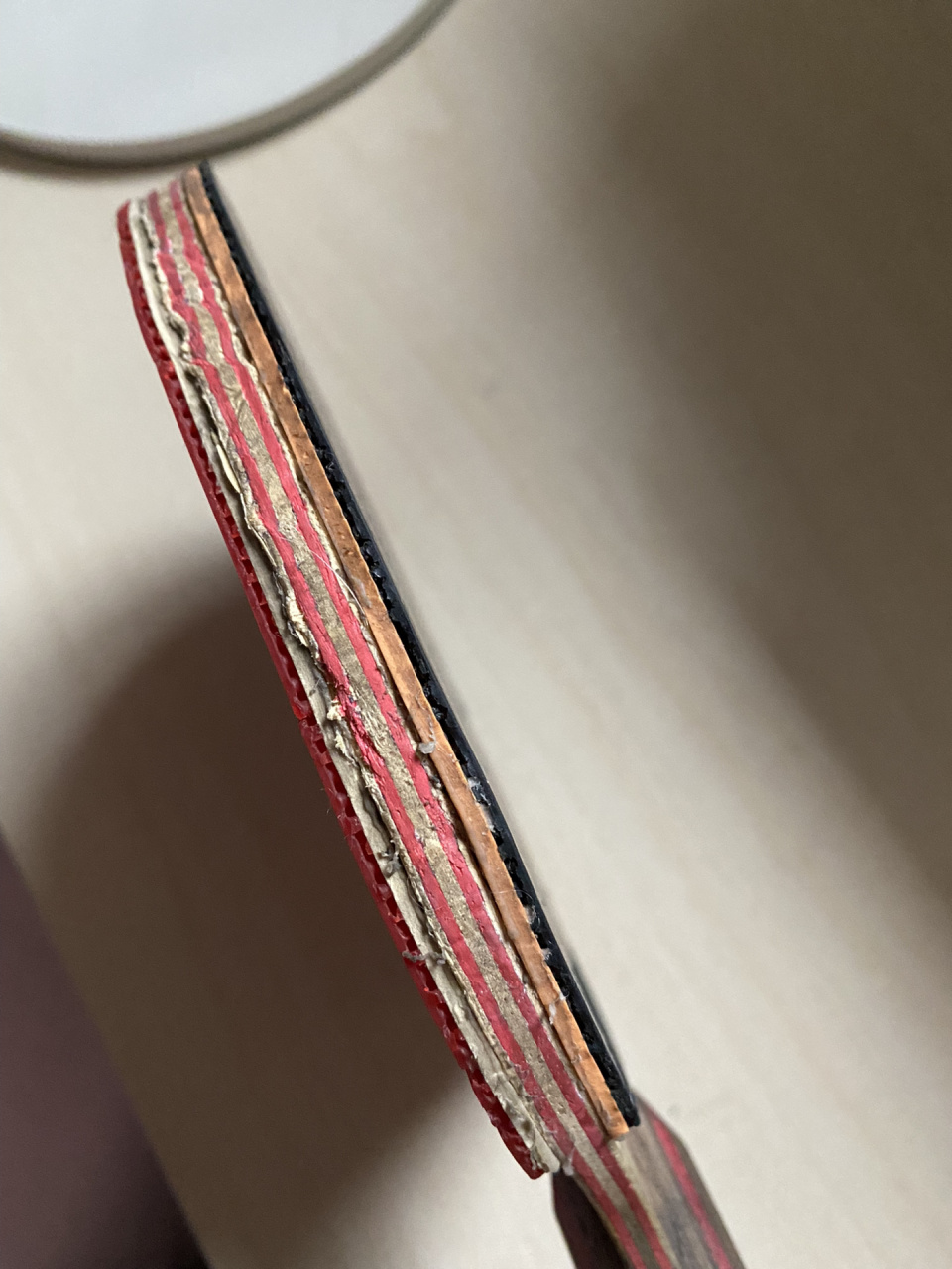 乒乓球拍 这是一个 的小朋友用了大概三个多月的 ,这个磨损度,不看不