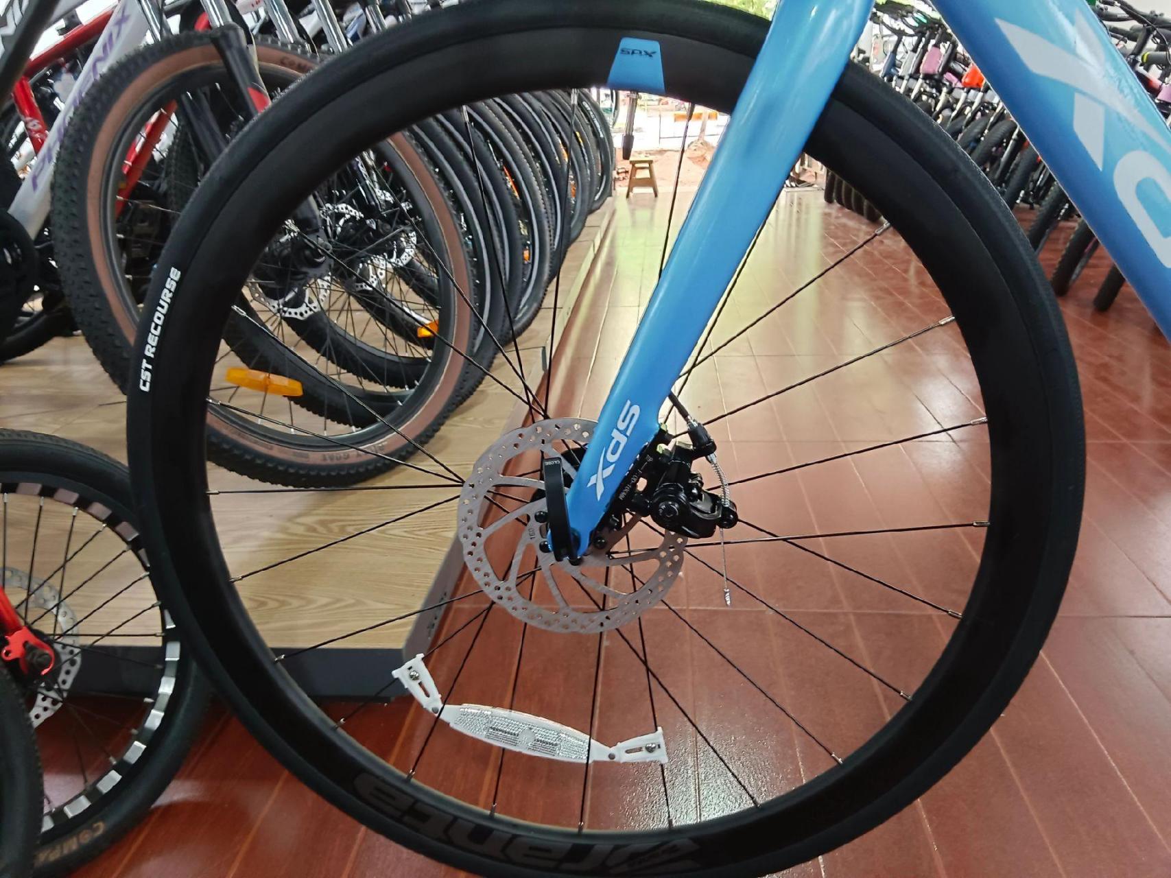 喜德盛rf350破风运动公路车.价格:3498元,净重:11.