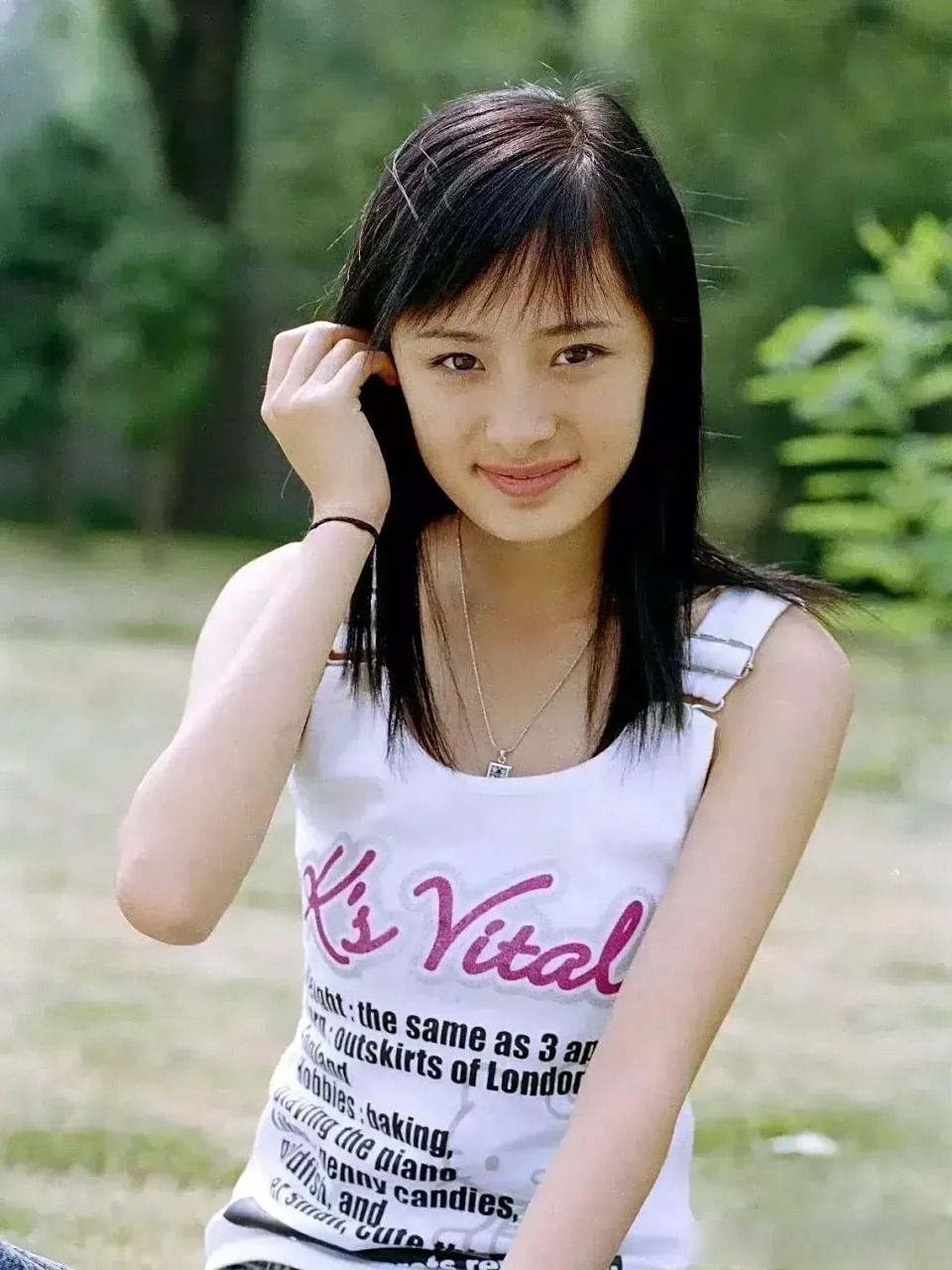 杨幂年轻时候的照片也很清纯,就是怎么长得和现在不一样了?