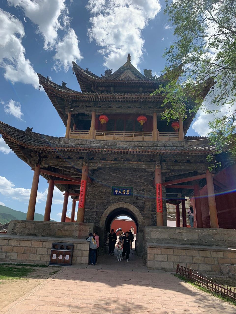 山西忻州五台山大显通寺 五台山显通寺位于五台山中心区台怀镇中央,是