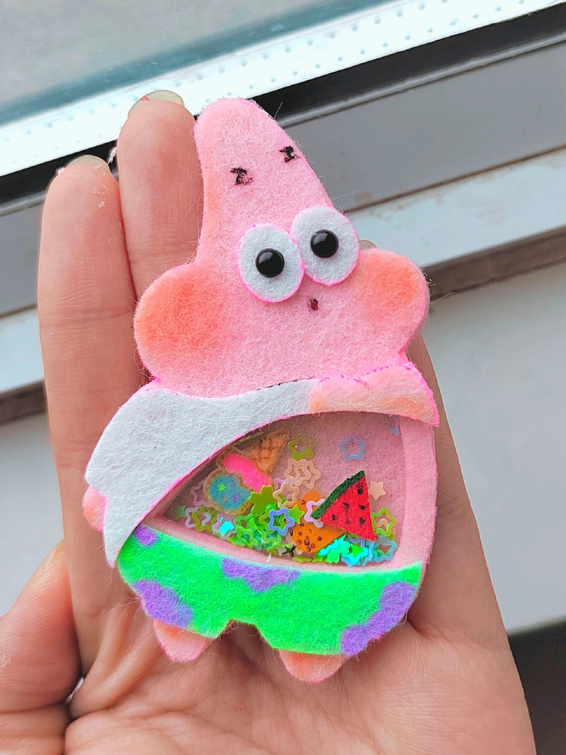 不织布/派大星摇摇纸样图教程 这段时间都在忙着跟发烧咳嗽抗斗争,也