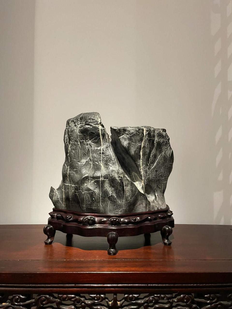 这款灵璧文人石案头山形石,绝对是你的不二之选!
