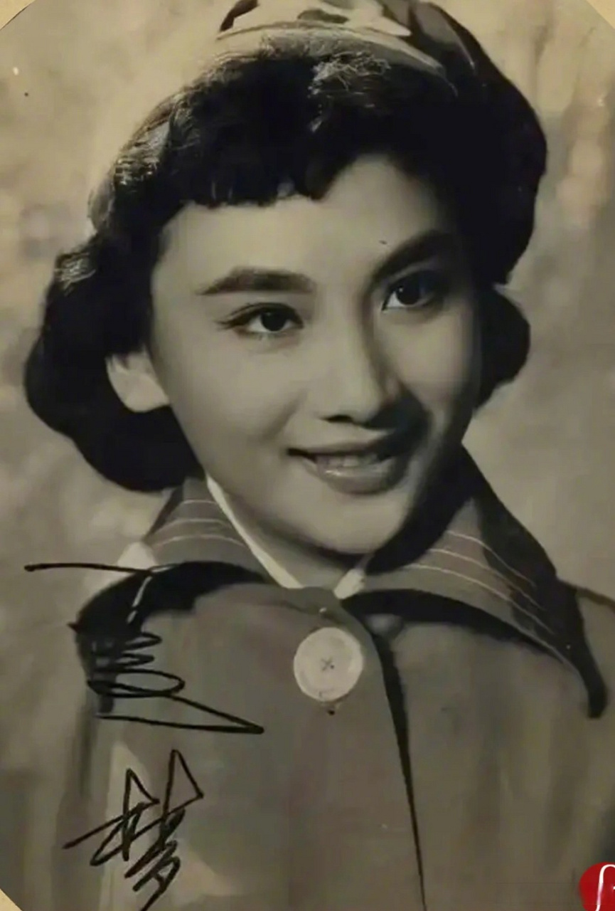 夏梦好漂亮#一直觉得夏梦和老牌影星夏梦不仅同名,五官气质也有点像