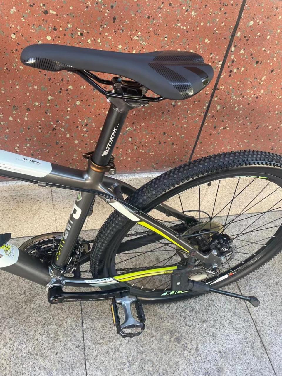 喜德盛逐日700a,27速油刹,15车架,成色很新,1300