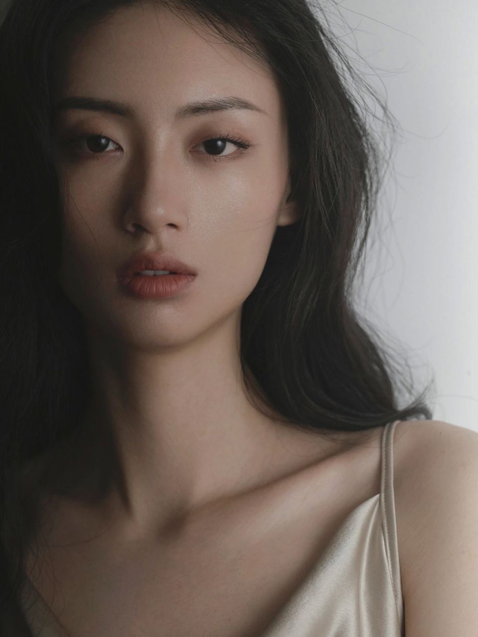 又飒又美高级十足的性冷淡写真|清冷女神 分分钟拍出禁欲系性冷淡写真