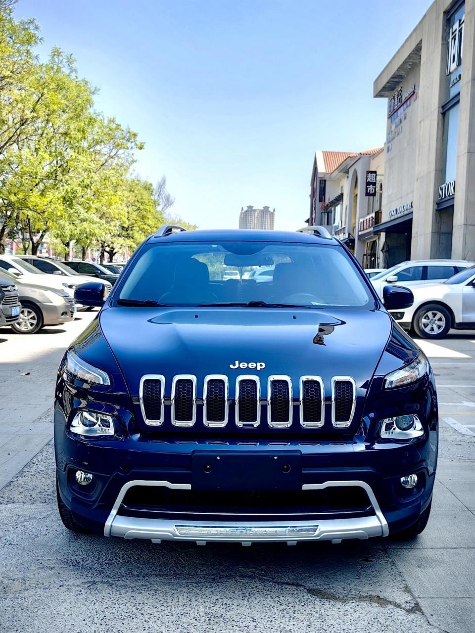 最新到家16年jeep自由光,2.