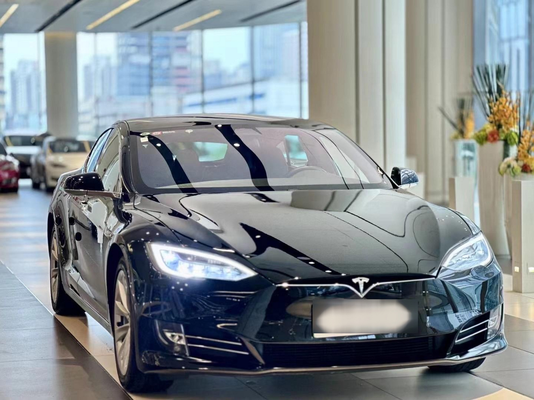 特斯拉model s 75d 标准续航版 上牌2018年6月   约5.2万公里 车价22.