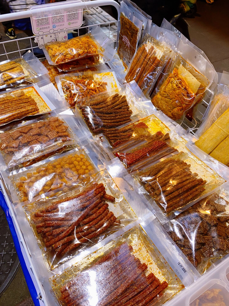 摆摊卖辣条 不用花太多时间 稳稳收入431元 今天周日!