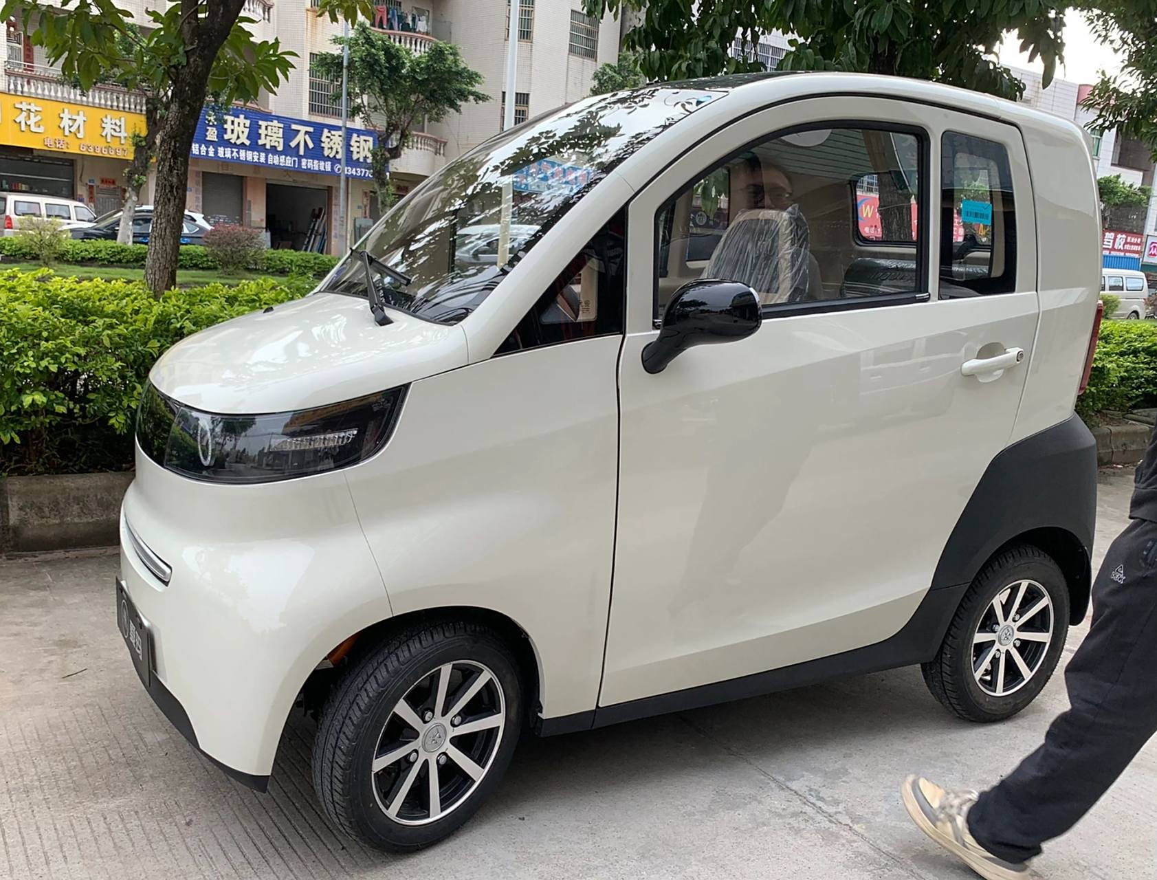 人生第一辆四轮车a520爱玛电动四轮 姐妹们说说你们都是怎么装饰的 一