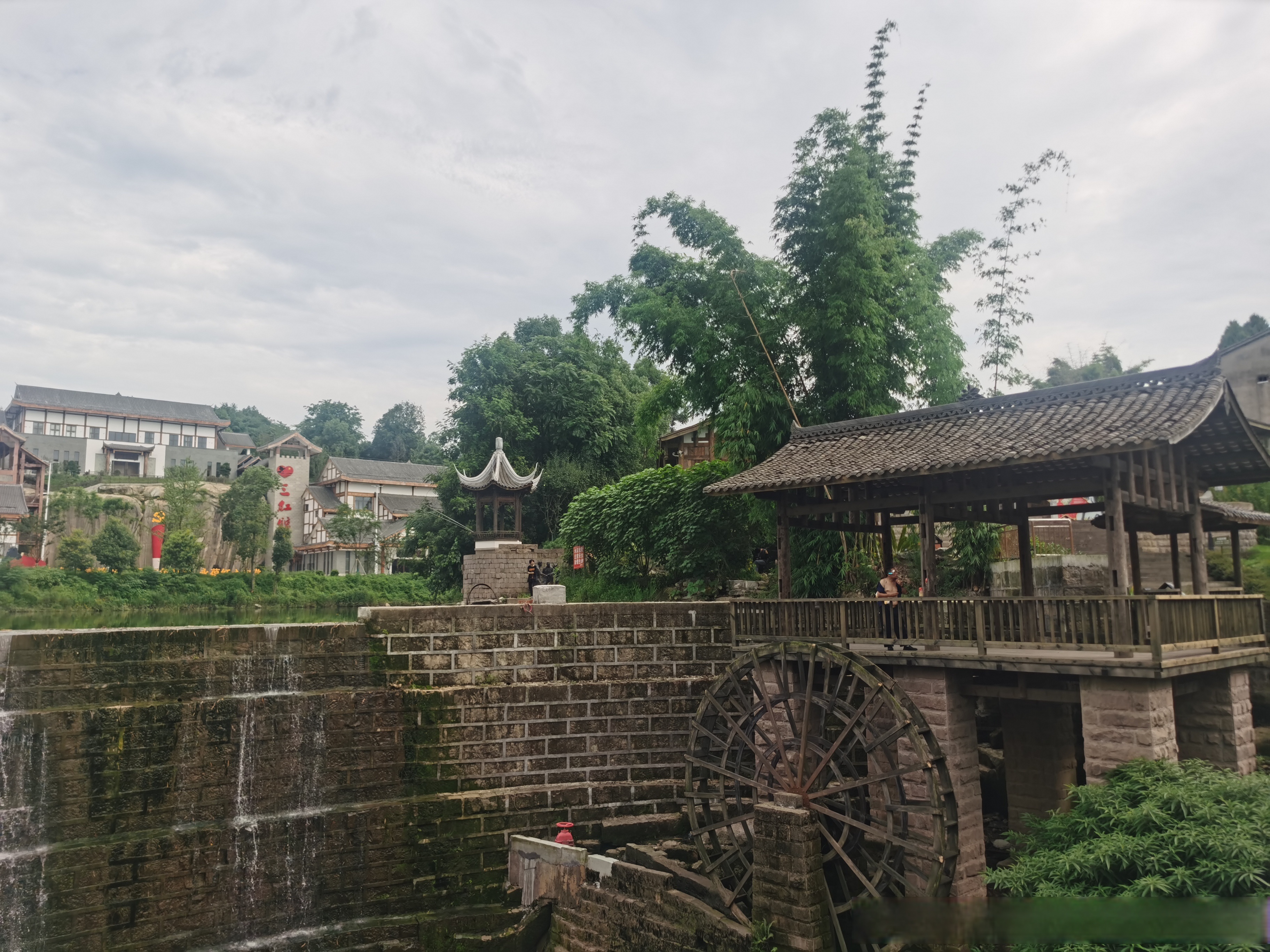 七律·参观毕占云将军生平展陈馆(平水韵) 图文/亦乐居士 华蓥禄市谒