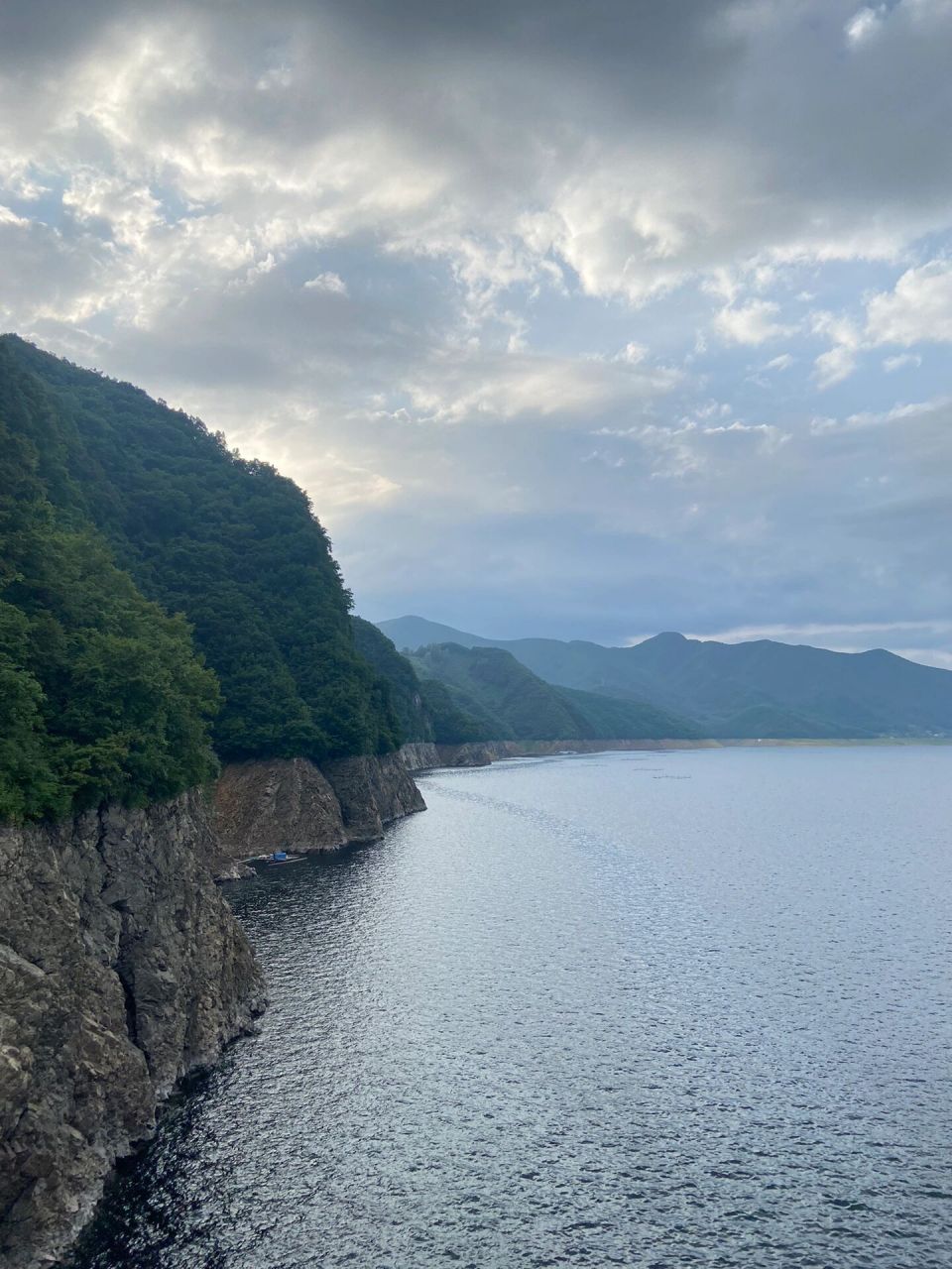 通化周边|云峰大坝【附集安一日游路线】 云峰大坝位干吉林省东南部
