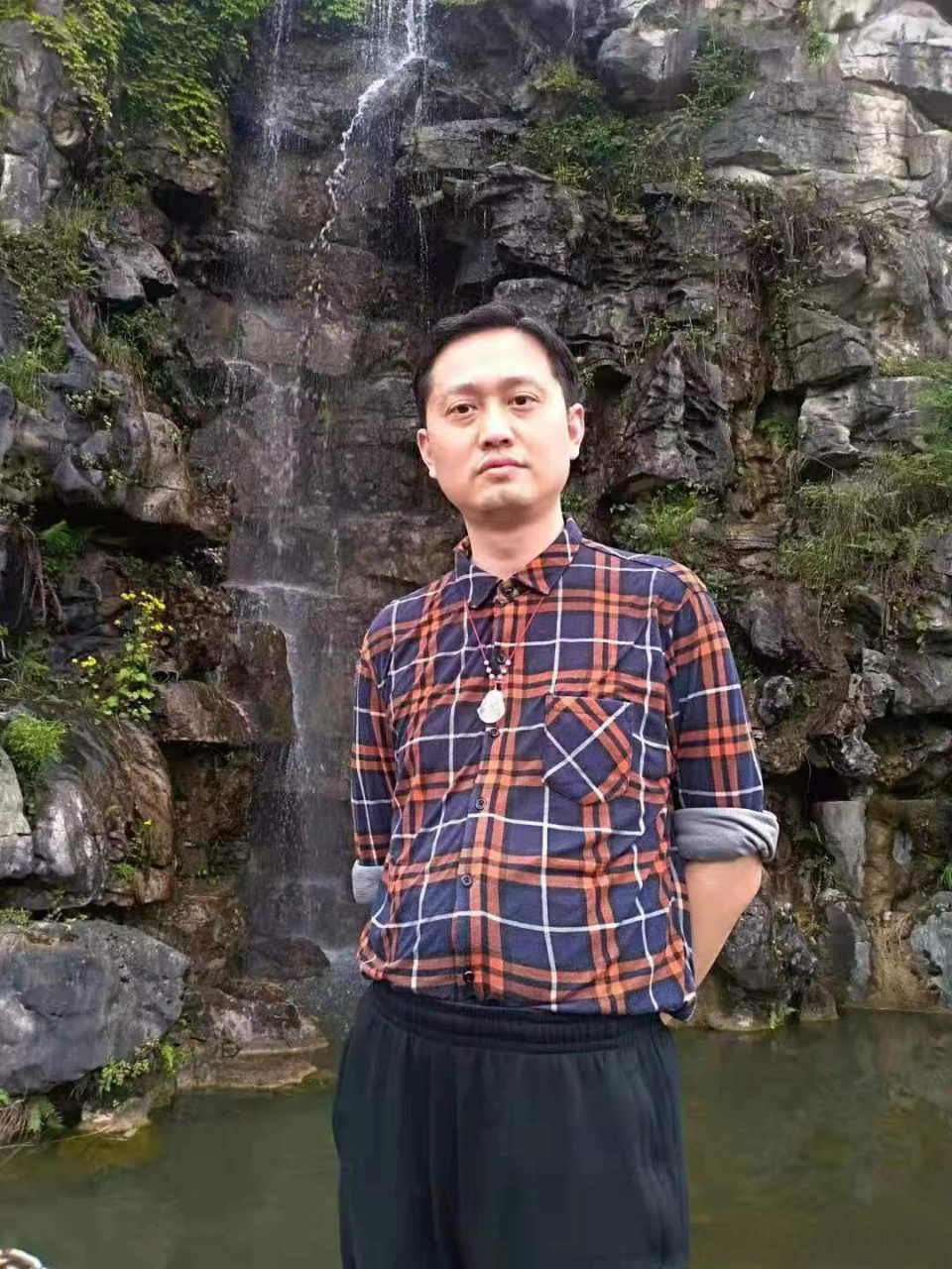 海边的生意 ◇千仞干枝