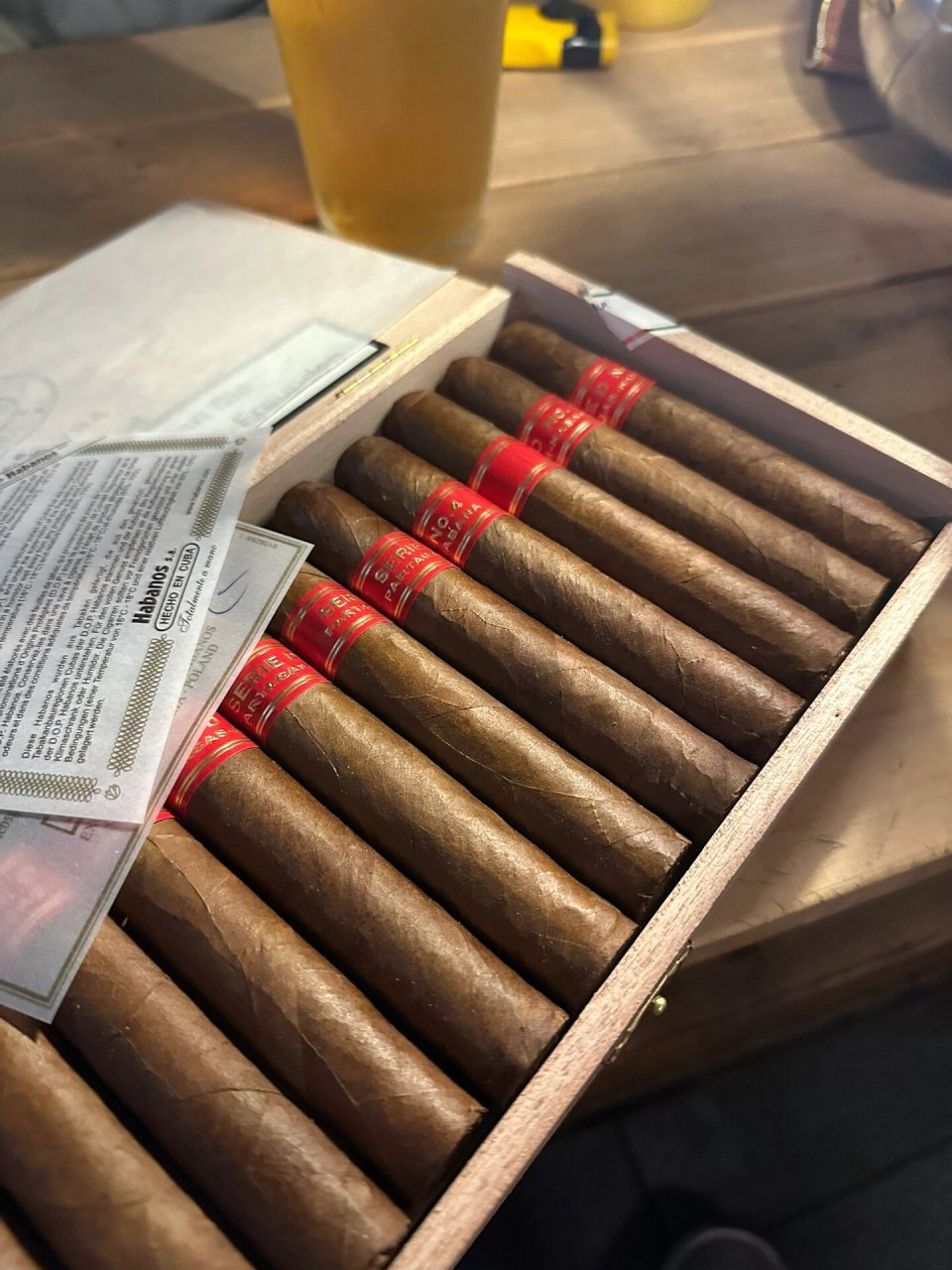 帕特加斯d4 关键词:绕不开 时间:1个半小时左右 烟体:中等偏厚烟体