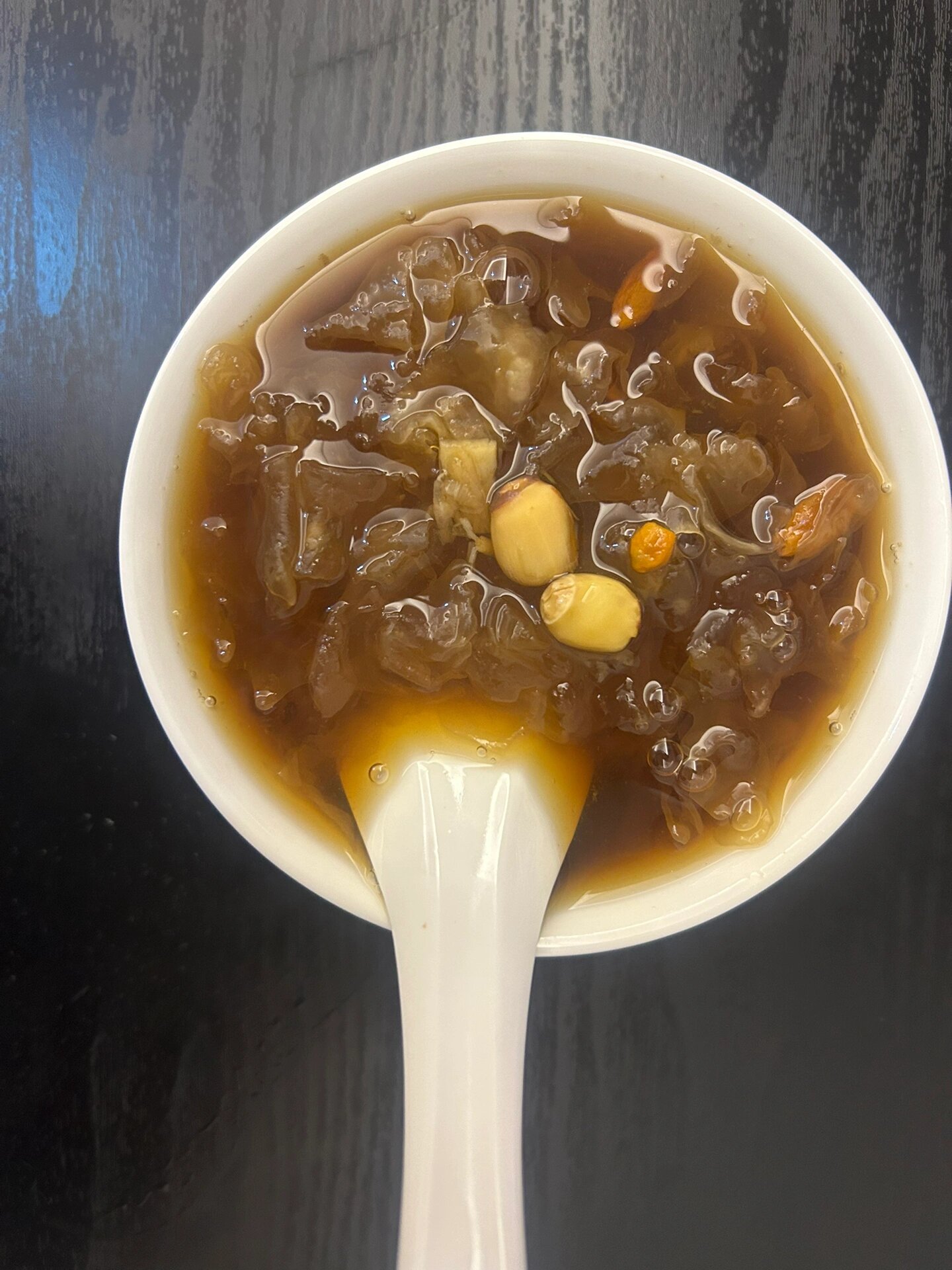 红糖银耳羹 银耳调节免调节免疫防癌,调节血糖,银耳中含有的胶性物质