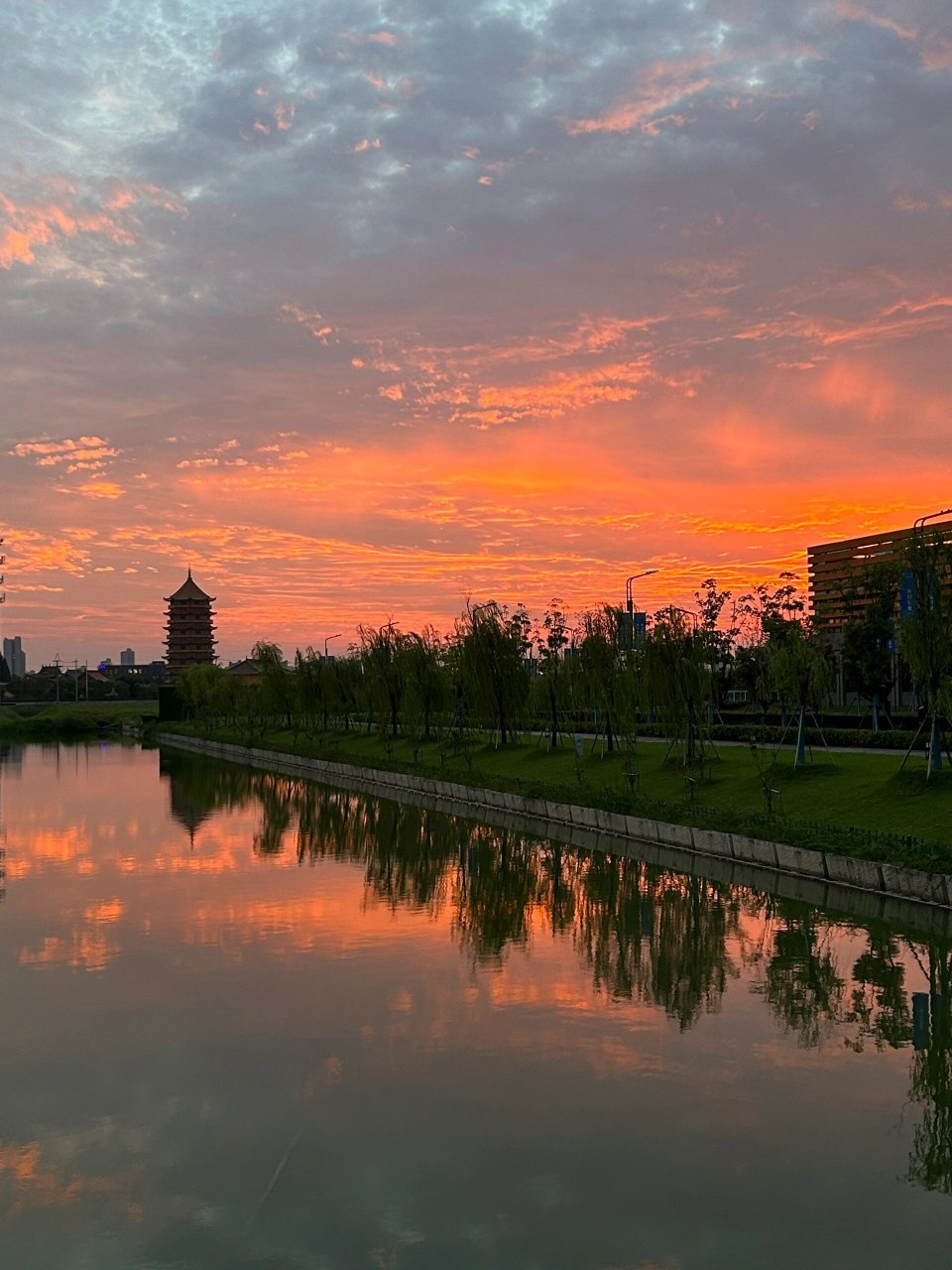 西工大|太仓95夕阳很美但转头就没有了 综测终于结束啦 学姐真的快