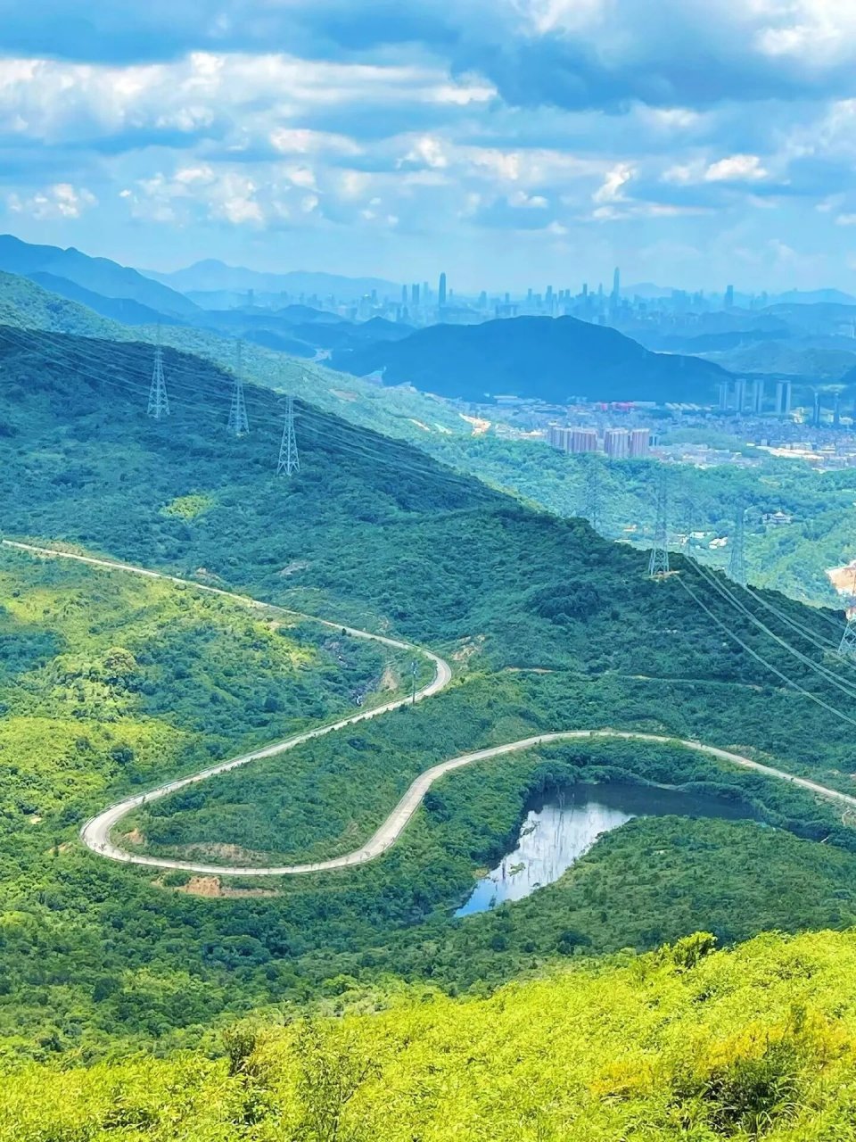 "深圳打鼓嶂:山水之间的神秘仙境, 深圳打鼓嶂,位于深圳市龙岗区,是