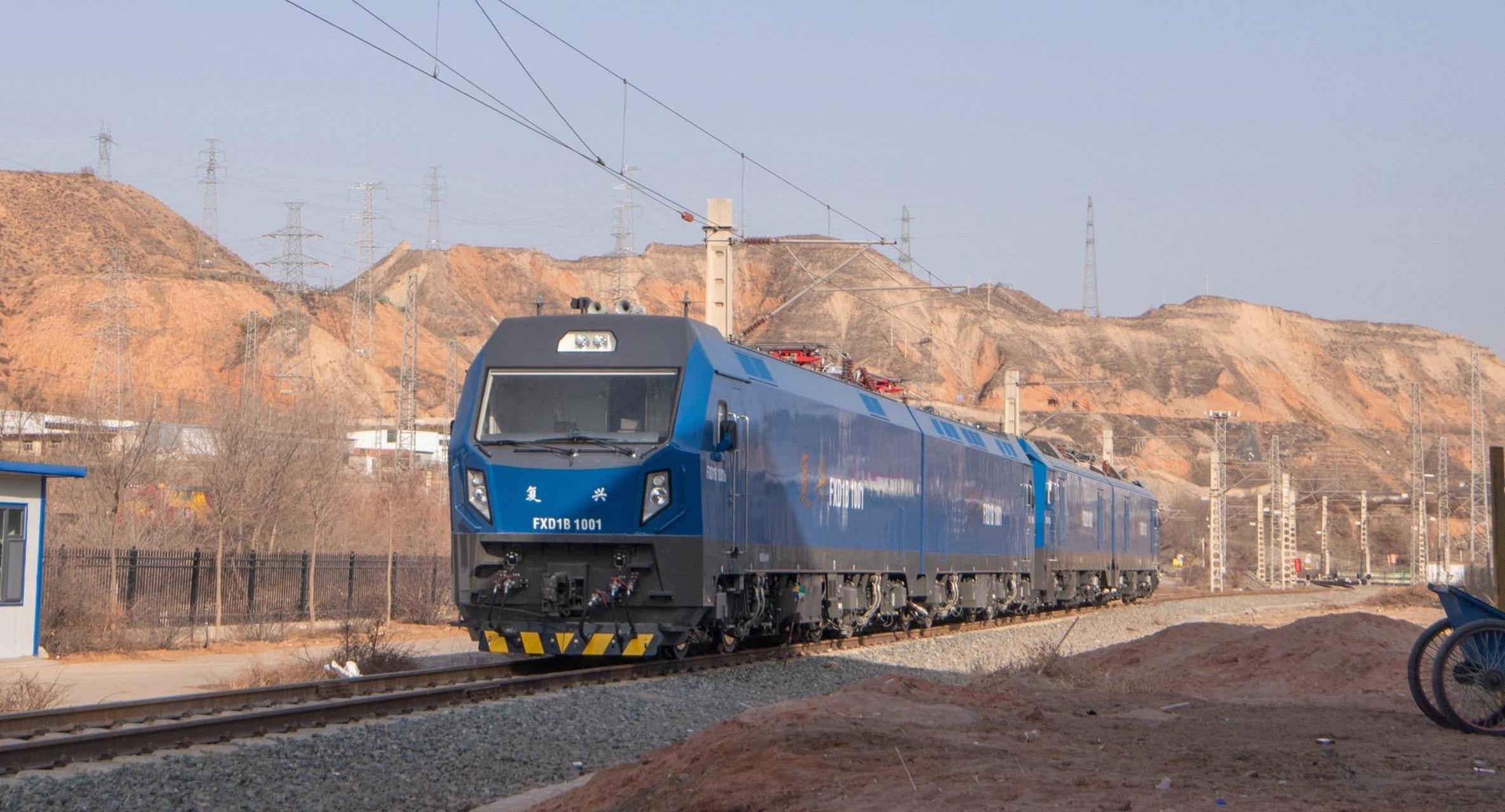 全新复兴八轴亮相兰渝.25t轴重的fxd1b与fxd2b顺利完成兰渝线坡起实验