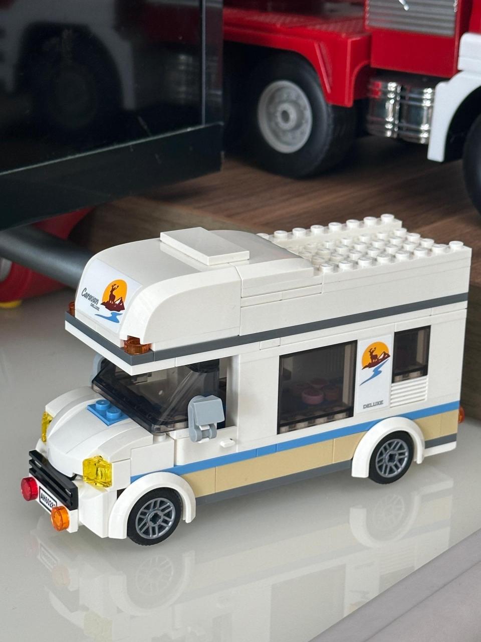 乐高积木房车 精细质感 小屁孩爱不释手