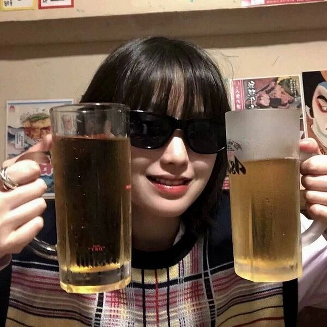 女生喝酒头像/人生如此 拿酒来 夜深了 喝点酒为什么小孩子不应该喝酒