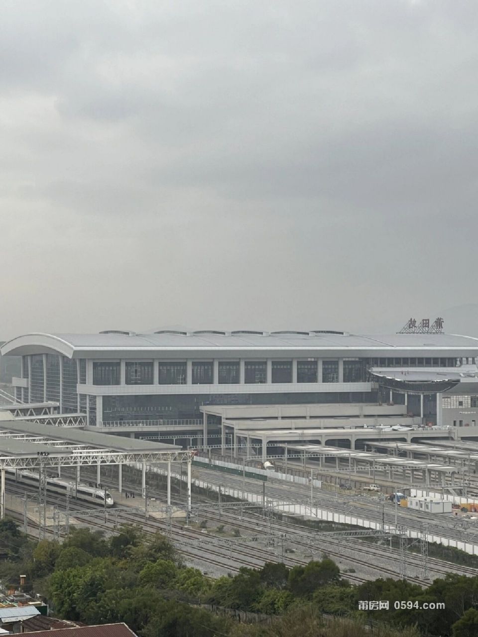 莆田站高铁新站房   新建的站房比旧站房看着档次有了明显提升!