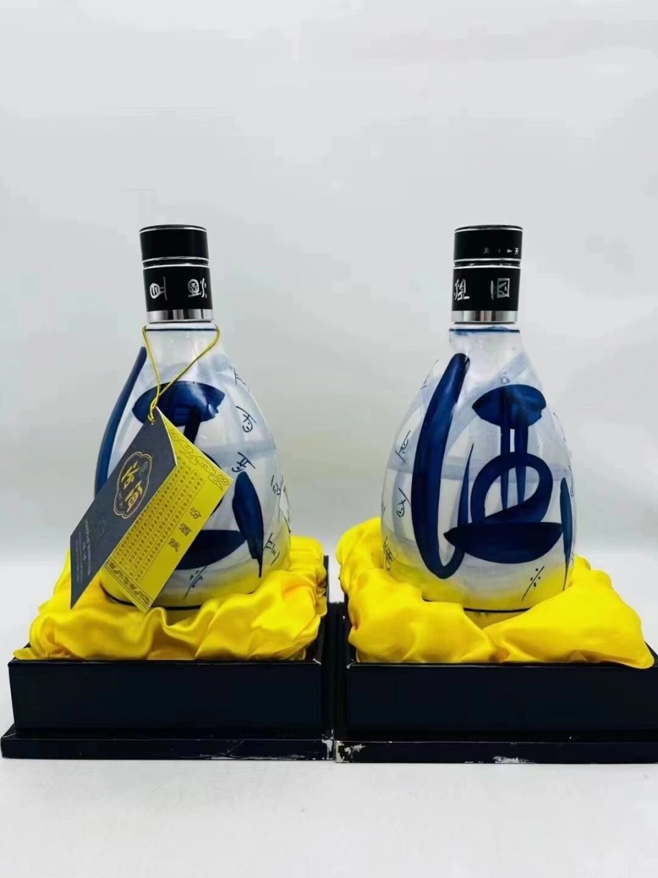 922010年三十年青花汾酒 92一对48度,2×600一瓶