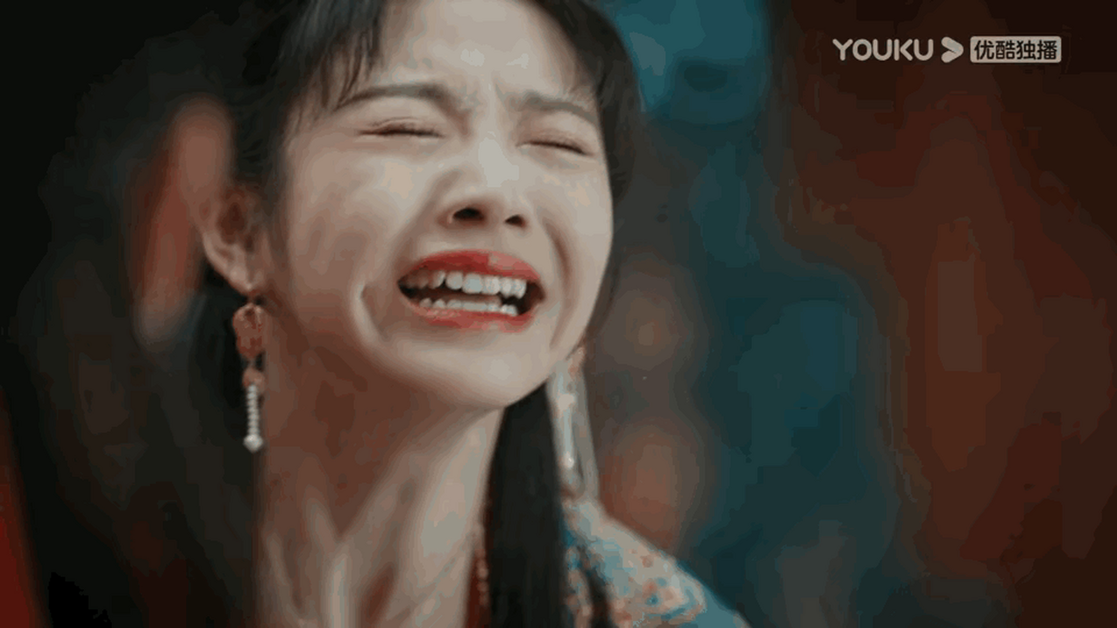 田曦薇演戏时的表情真的好夸张啊,从演技这一块来讲,她还有很大的进步