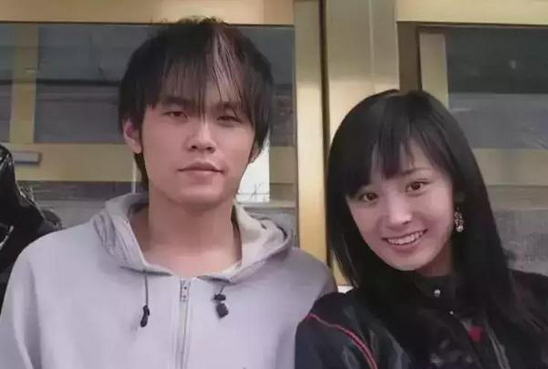 这是十年前的周杰伦和杨幂,有点看不出来了. 杨幂更是看不出来.