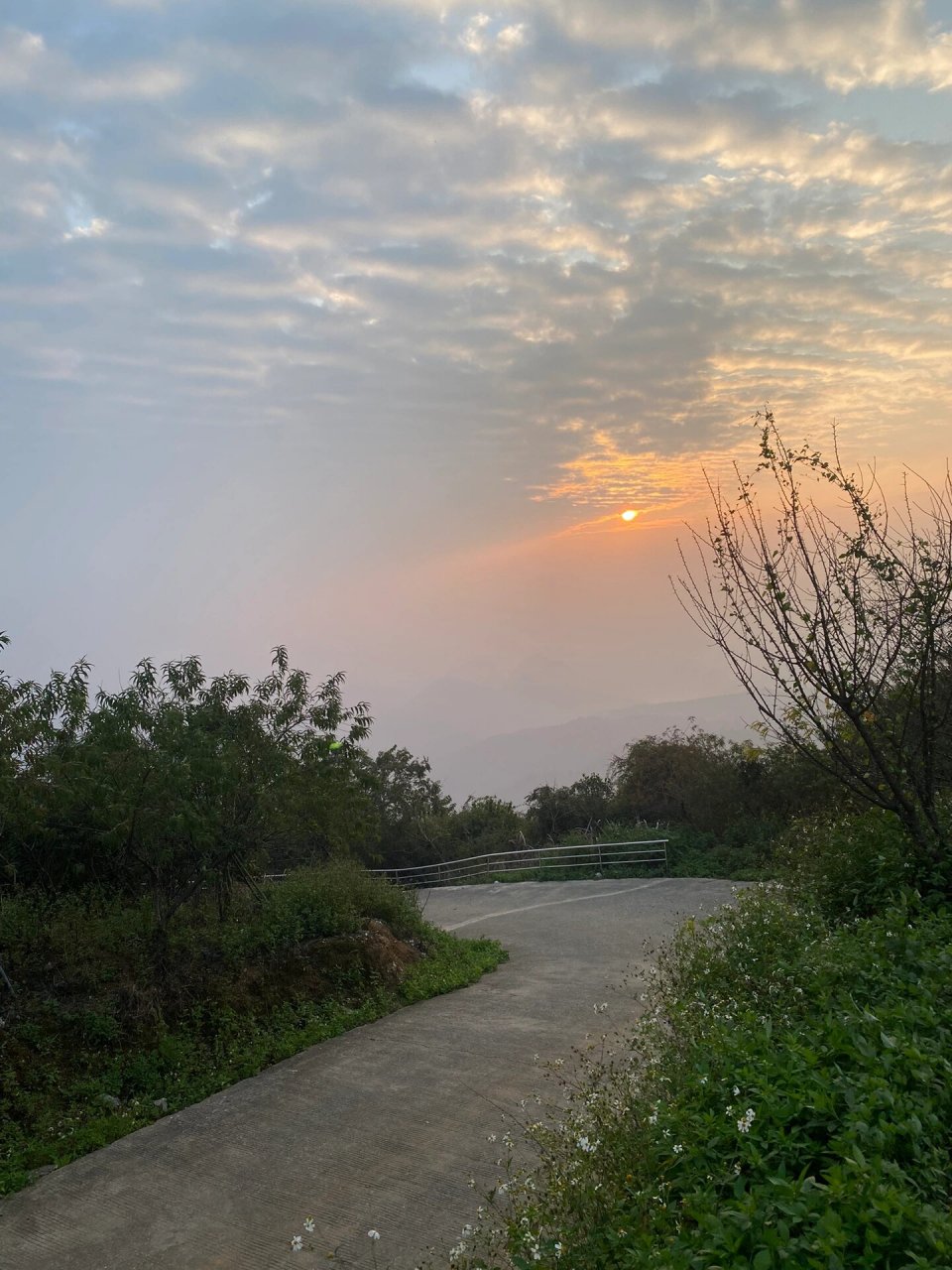 73威灵古殿位于阳山县小江镇水槽村,海拔700多米,无需门票99免费