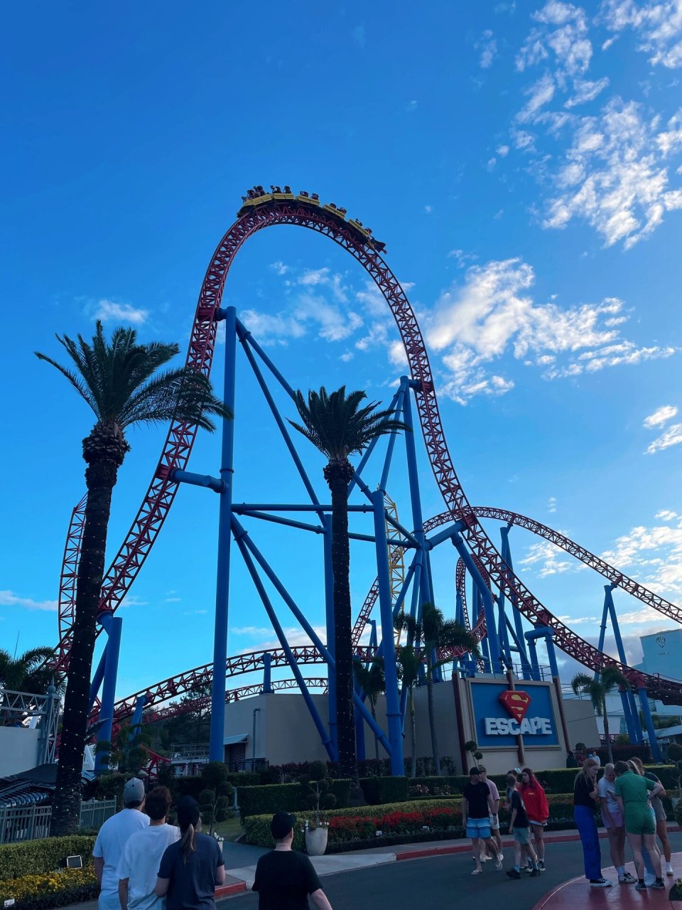 world 90华纳电影世界是华纳兄弟主题公园98的三大主题公园之一