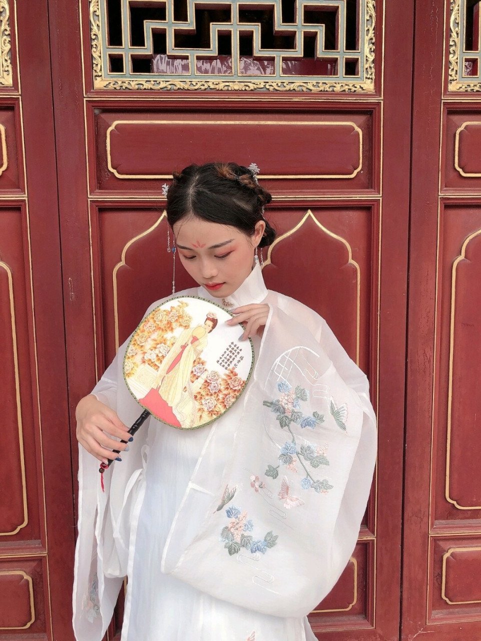 汉服:【化蝶】本来以为这个太淑女的不适合我,没想到这么好看.