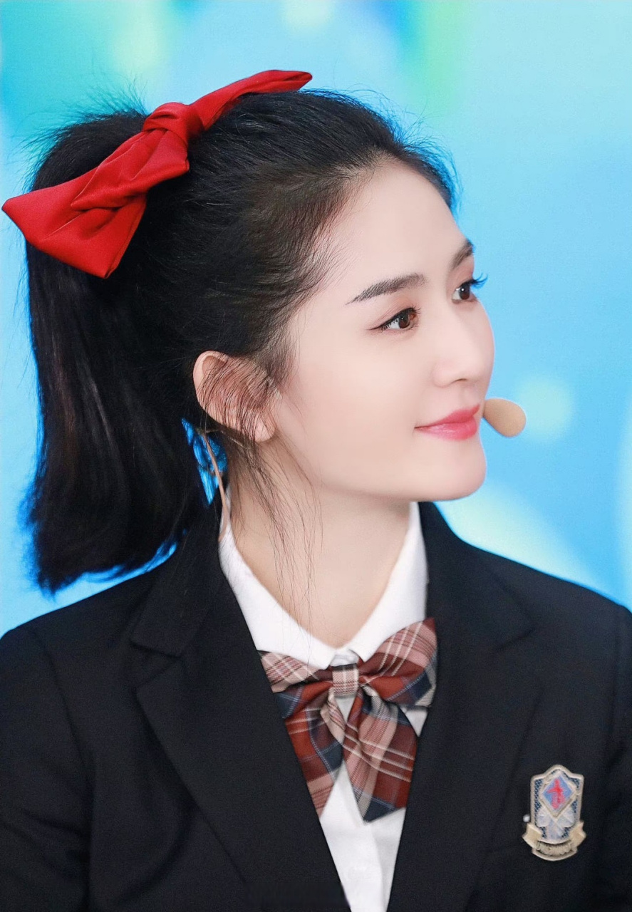 谢娜发际线#娜姐之前还有很明显的美人漩涡呢,现在发际线也很好看