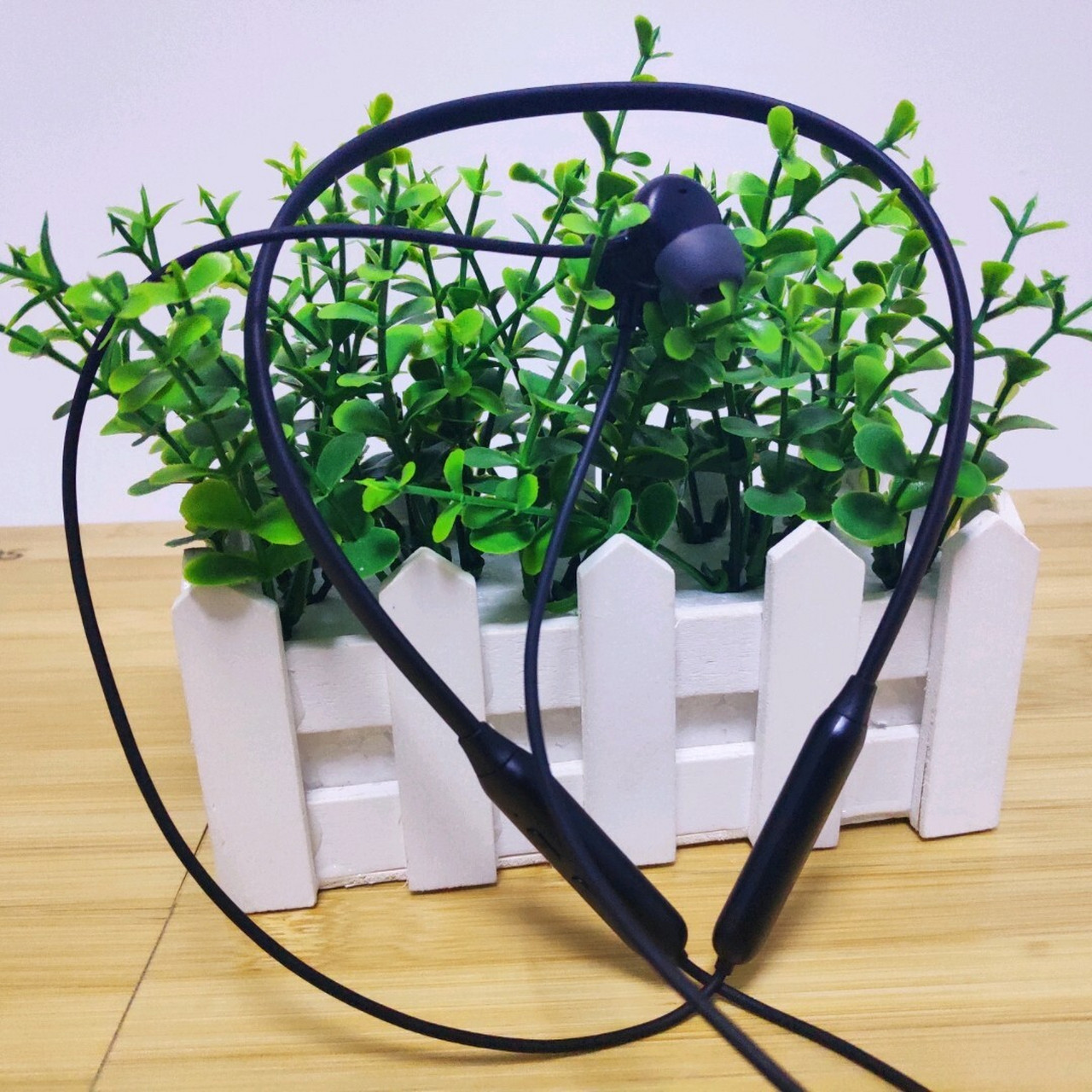 dacom l10蓝牙耳机的音质还原度非常高,通过不同音乐的播放,其在高中