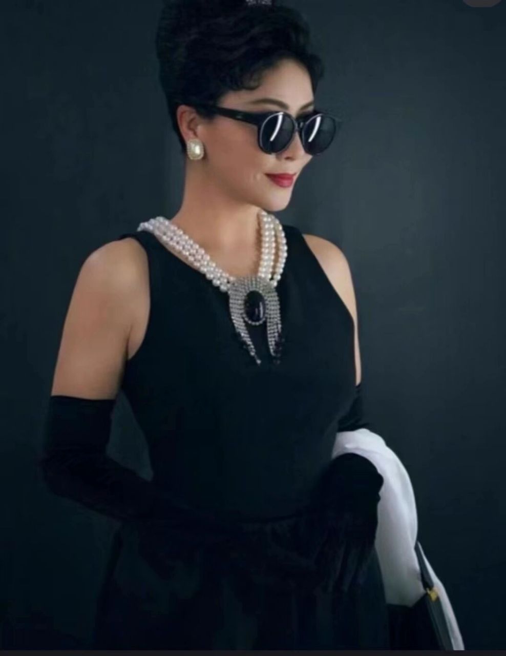 女神刘嘉玲,珠宝收藏大王霸气高贵 刘嘉玲有很多的珍珠造型,澳白,南洋