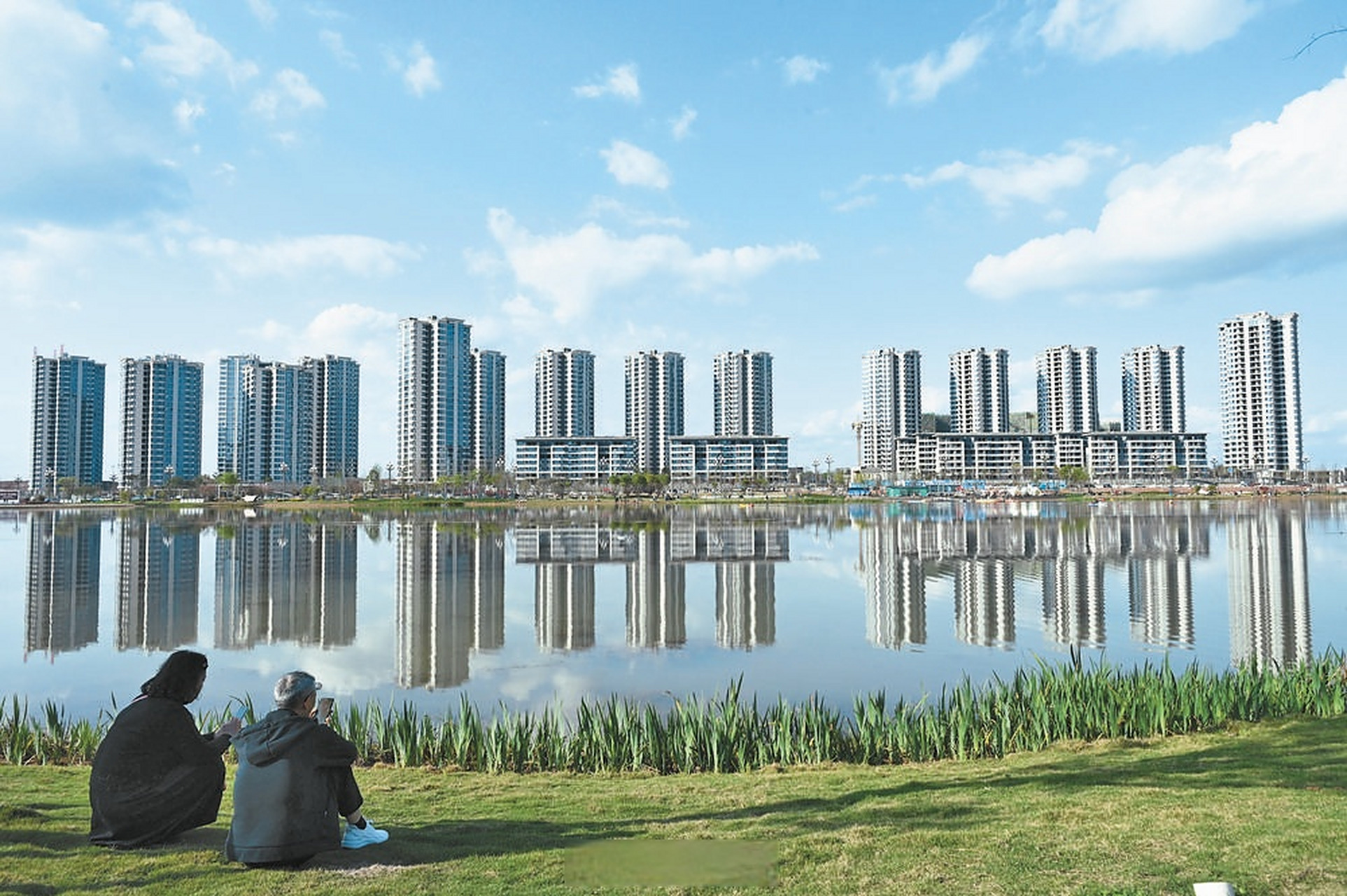 【万达·内江文旅城产业项目预计今年底建成开业】日前,万达·内江