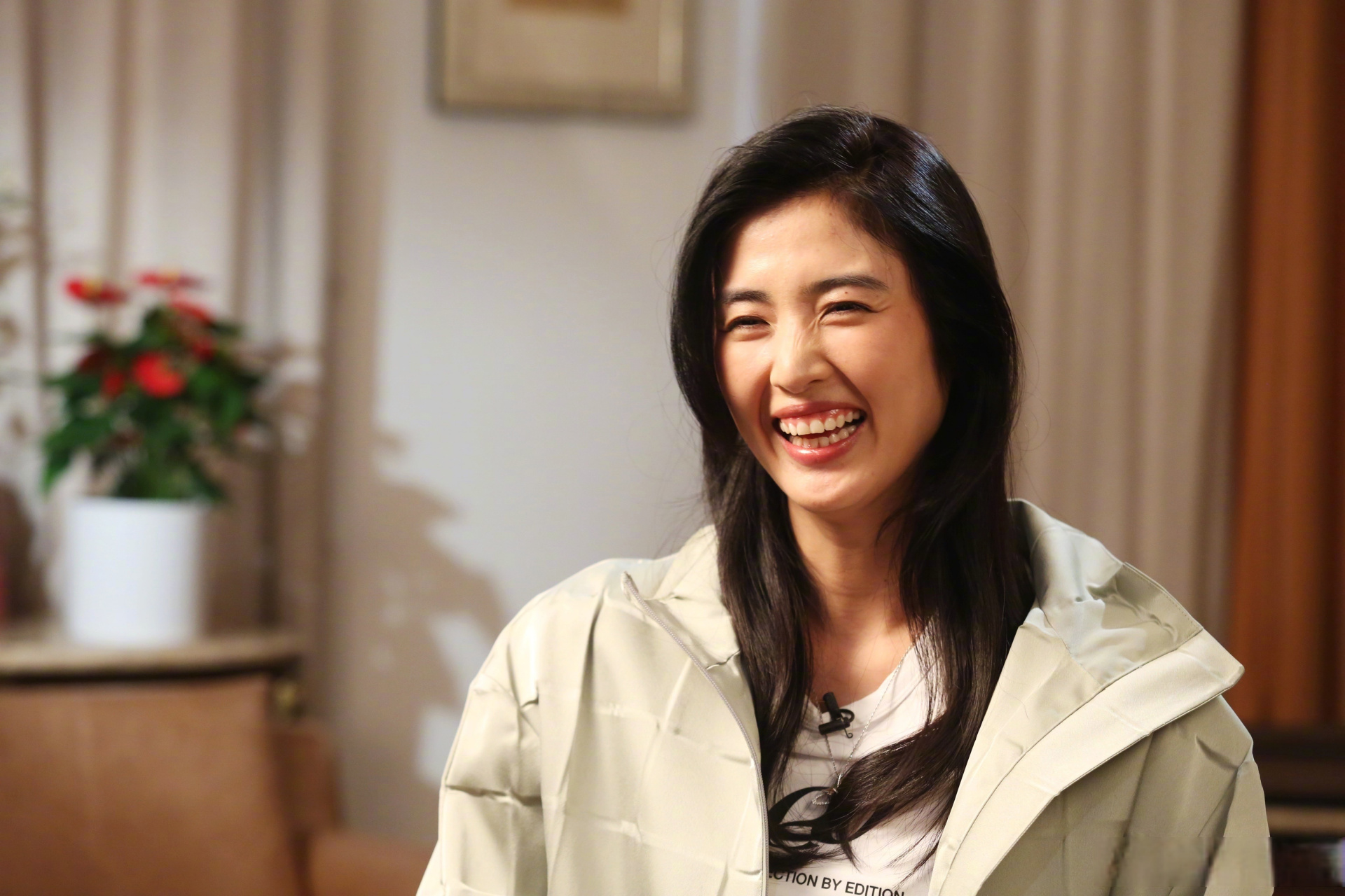 赵丽娜被誉为中国女足"最美门将",尤其她那一米八八的身高往往令人