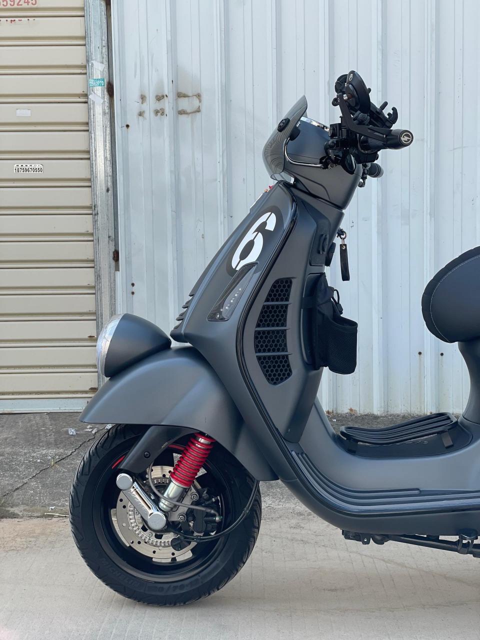 23年维斯帕vespa6日限量版.