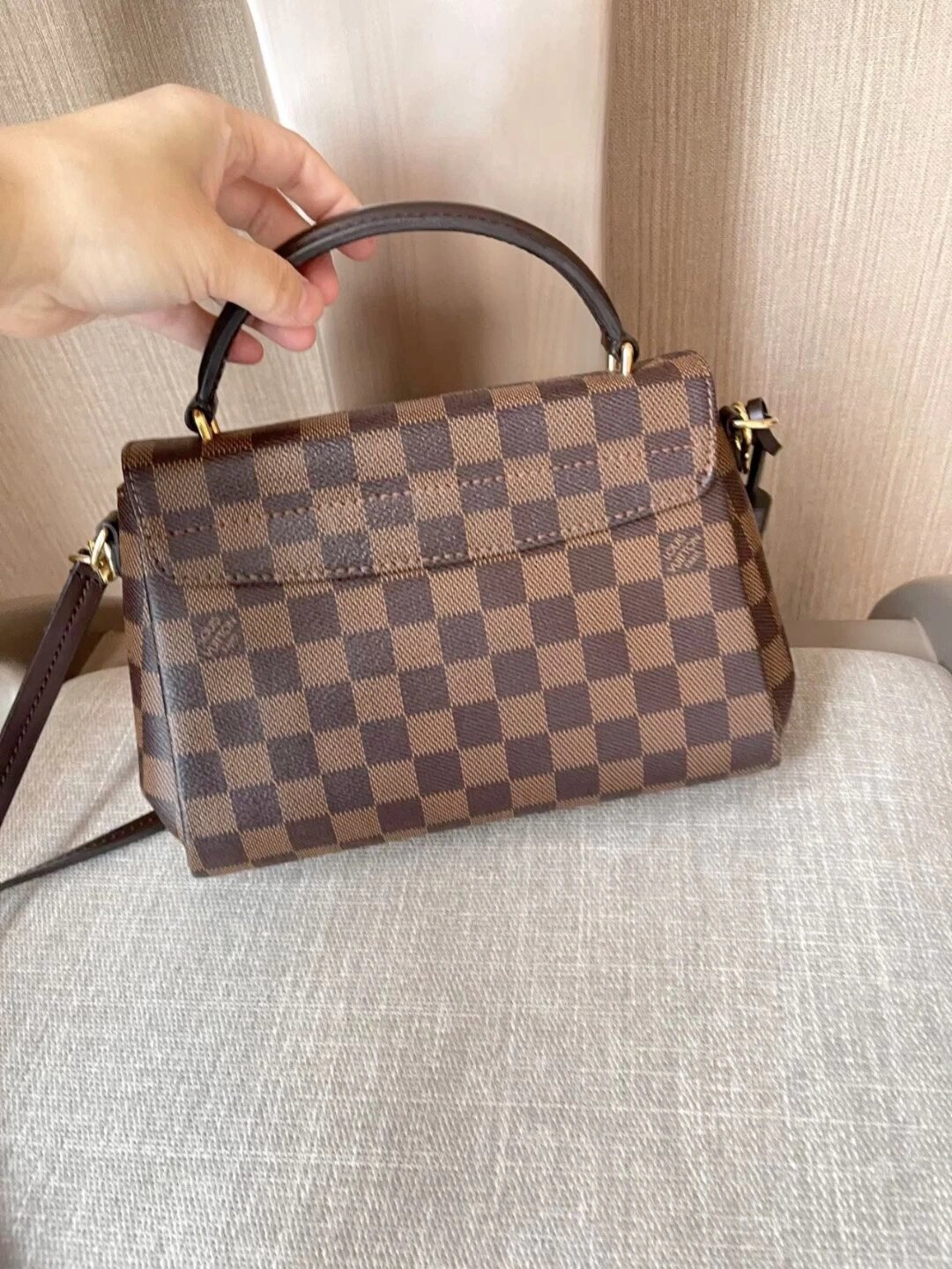 格流苏邮差包 折/7200k 上个礼拜从上海一位美女收到lv棋盘格邮差包