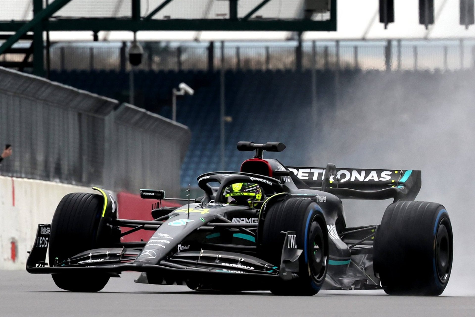 【f1】刘易斯·汉密尔顿支持梅赛德斯车队继续坚持其空气动力学设计