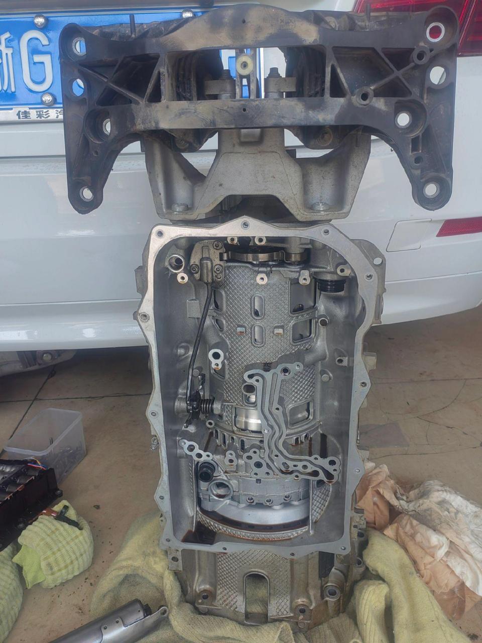 宝马525配备采埃孚8at变速箱挂档不走完美修复