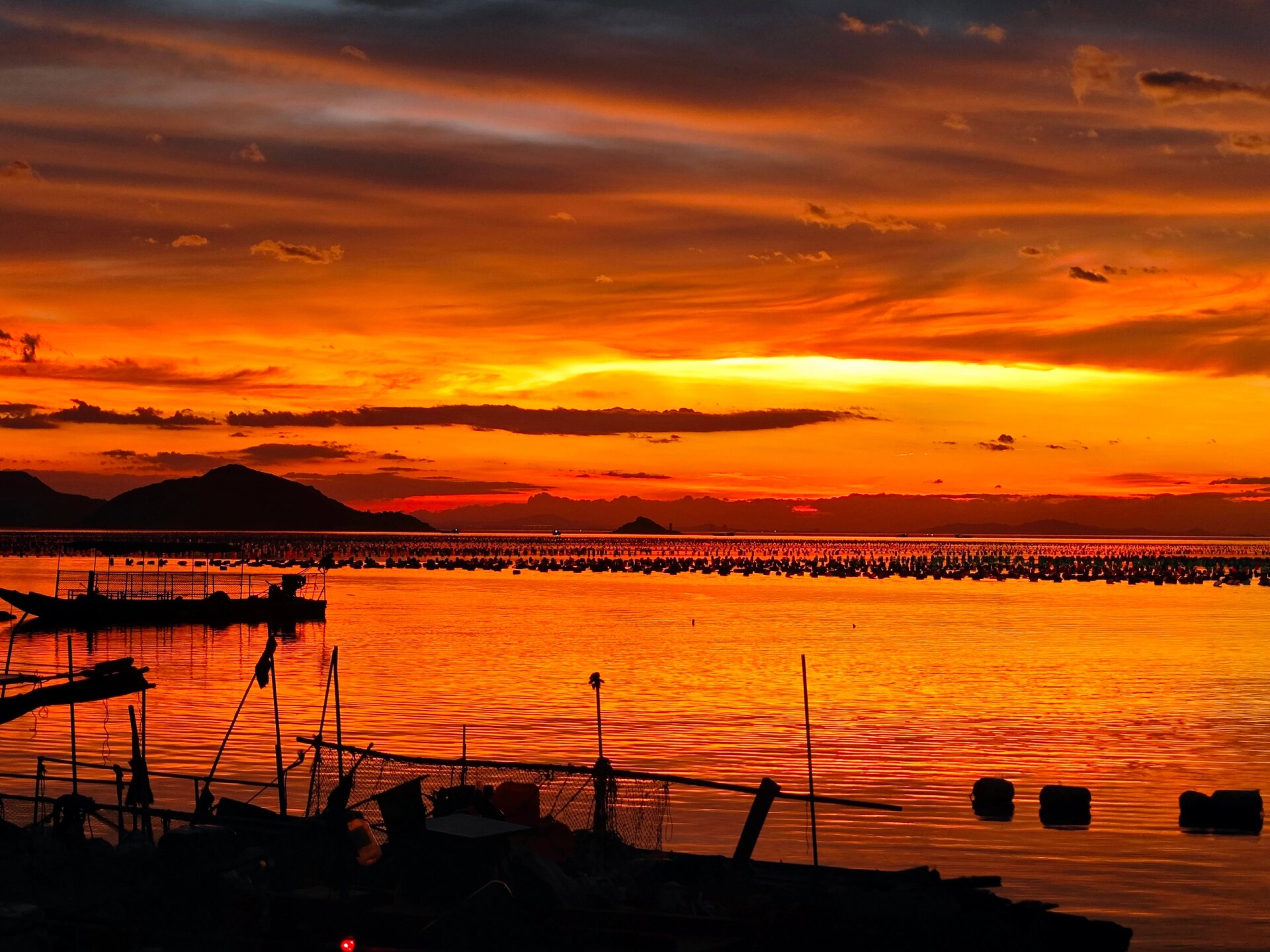 南澳岛冷门日落观赏点分享 现在去孤独的树平台看日落的游客朋友越来