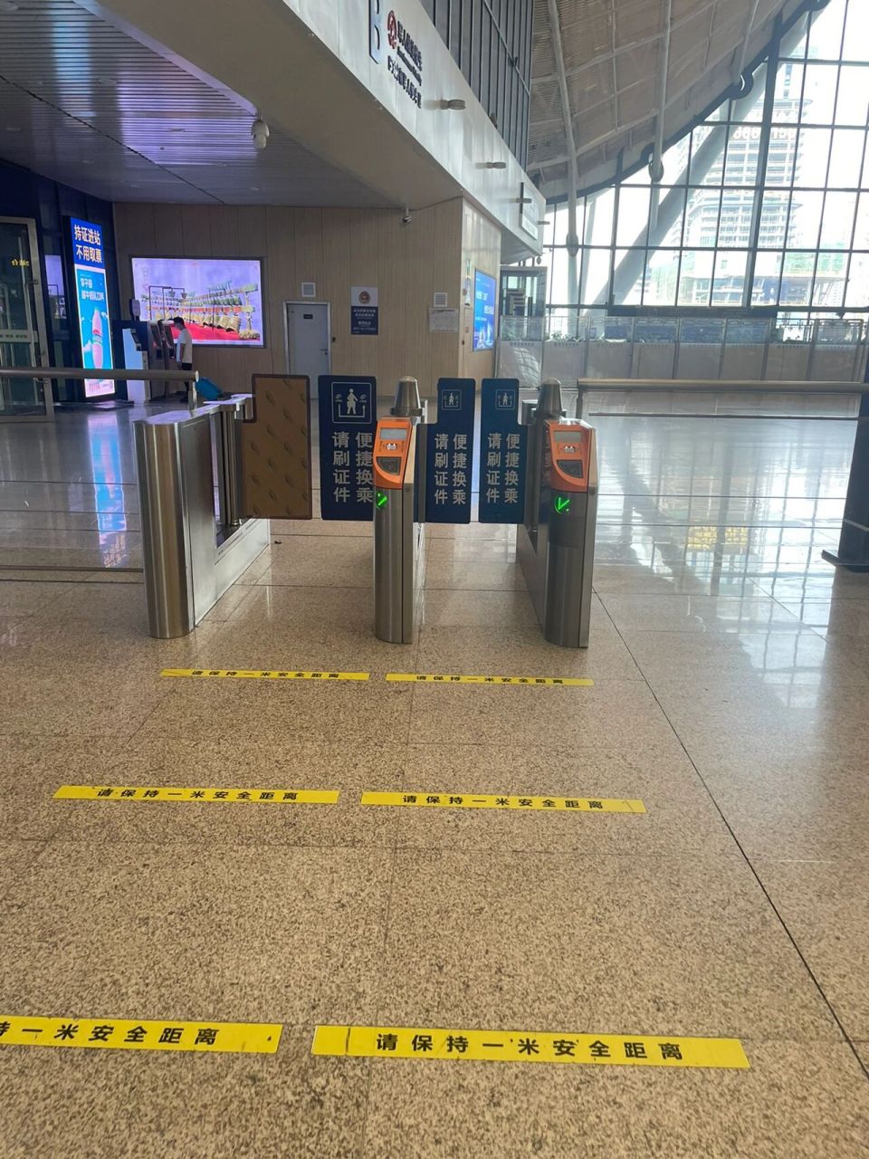 武汉站便捷换乘 截至目前,武汉站可以直接便捷换乘,下车后别出站,直接
