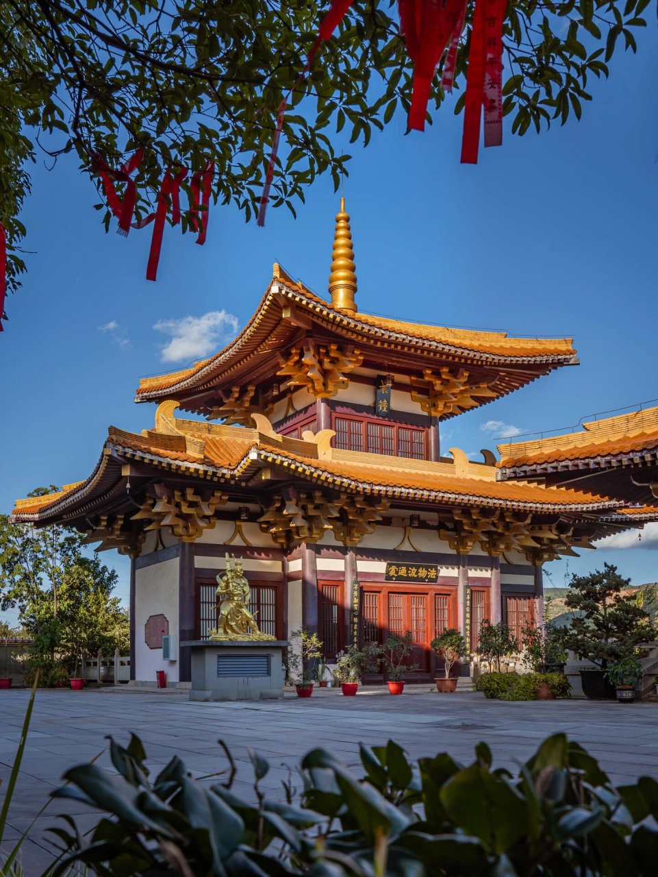 94昆明佛照寺,有点大唐的感觉93 94昆明城北依山而建的佛照寺