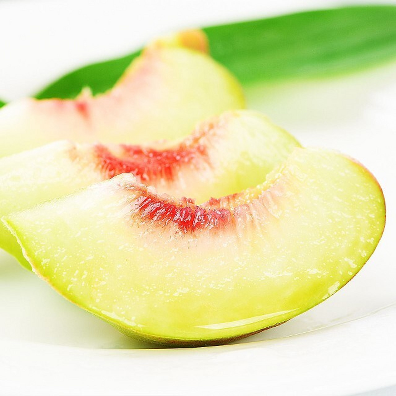 广东省特产 - 连平鹰嘴蜜桃 连平鹰嘴蜜桃果形美观端正,近椭圆形,大小