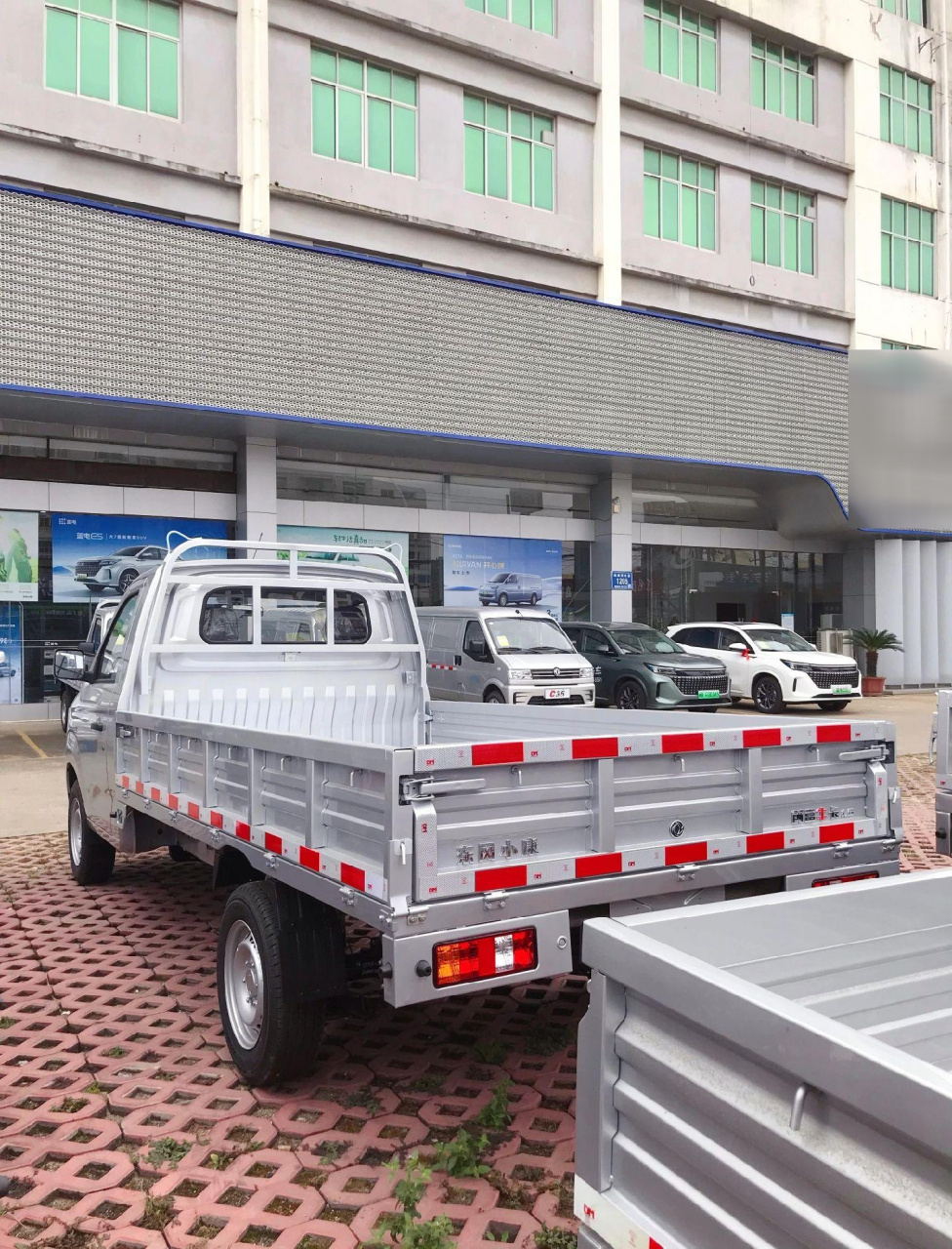 2米后厢货车,配置齐全,享增购补贴2000元,厂家另有4万两年0利息活动!