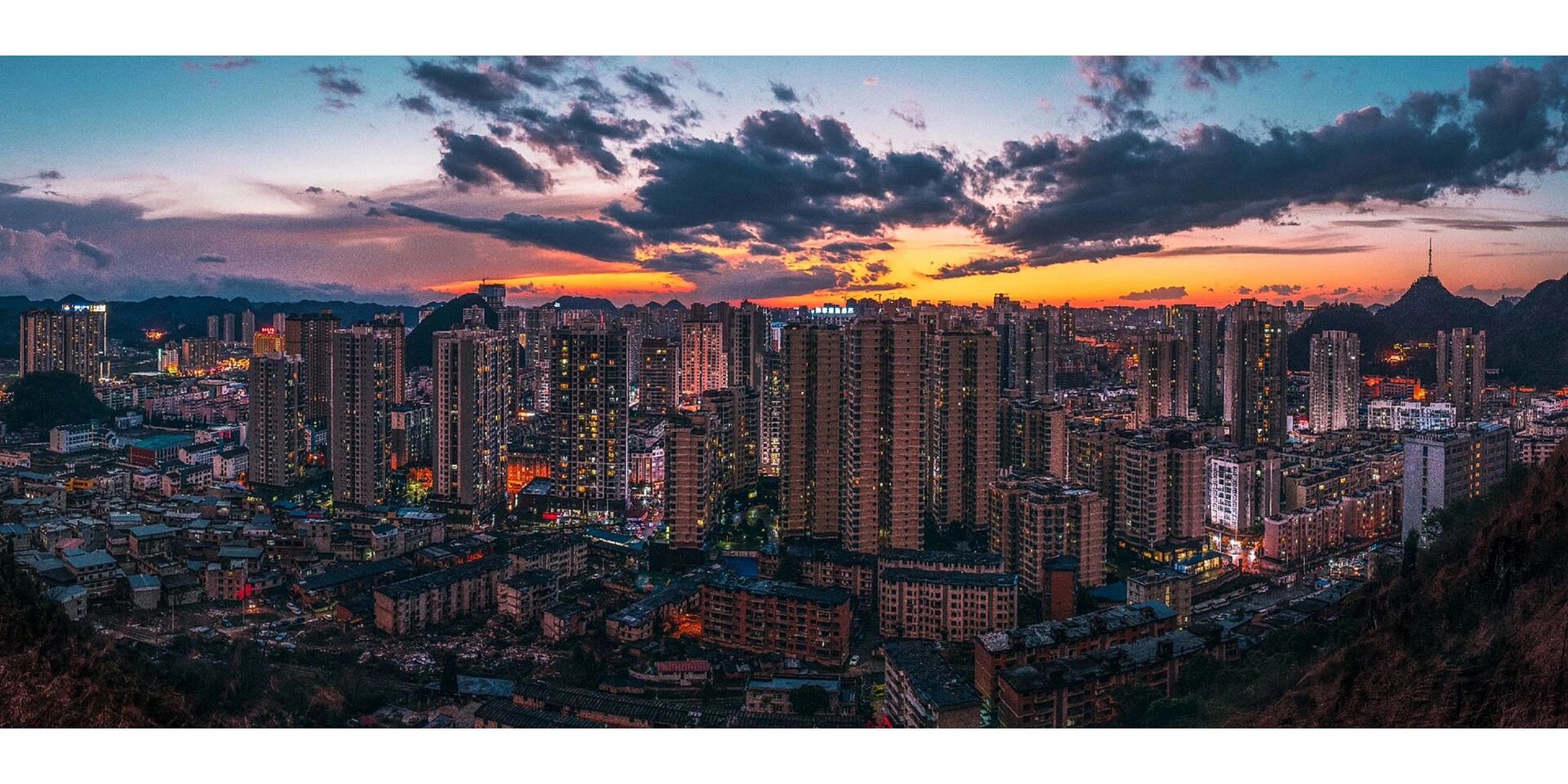 这里是安顺城市最佳观景台,没有之一这里可以看安顺城市最美的日落