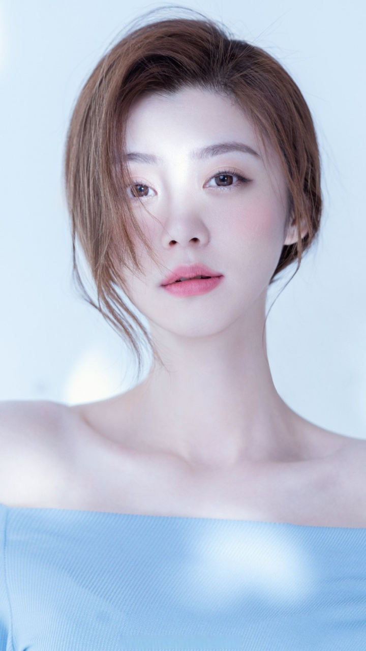 浙江卫视美女主持人费费